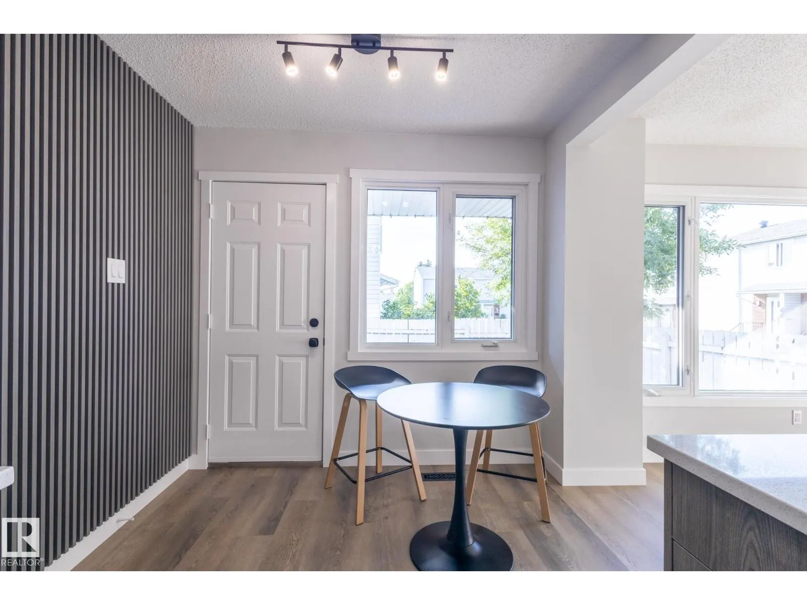 62 AMBERLY CO NW