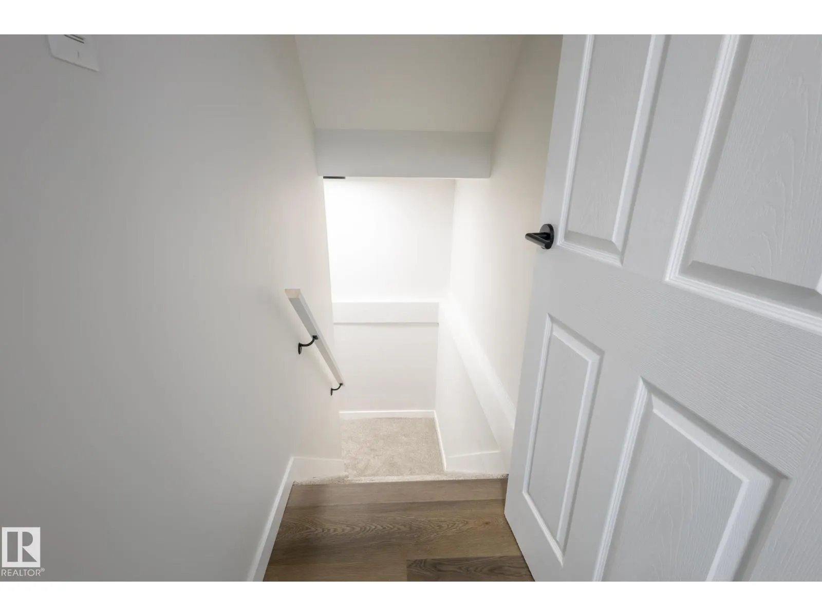 62 AMBERLY CO NW