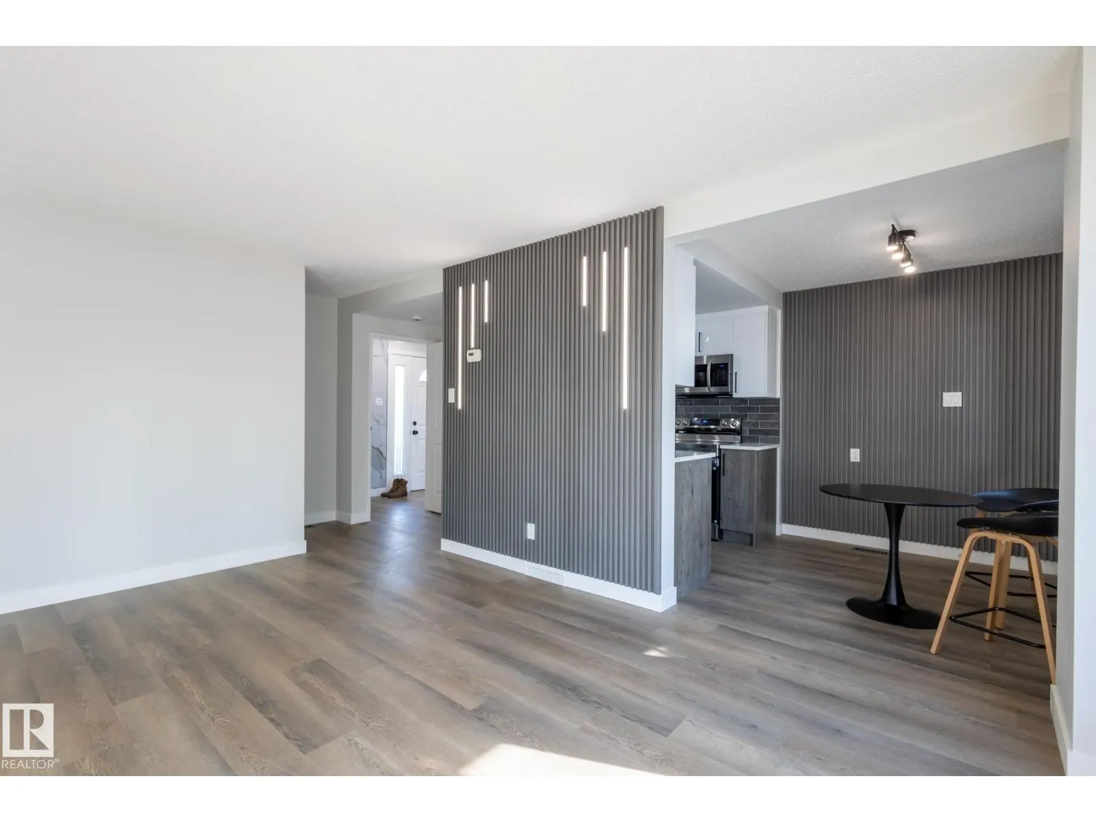 62 AMBERLY CO NW