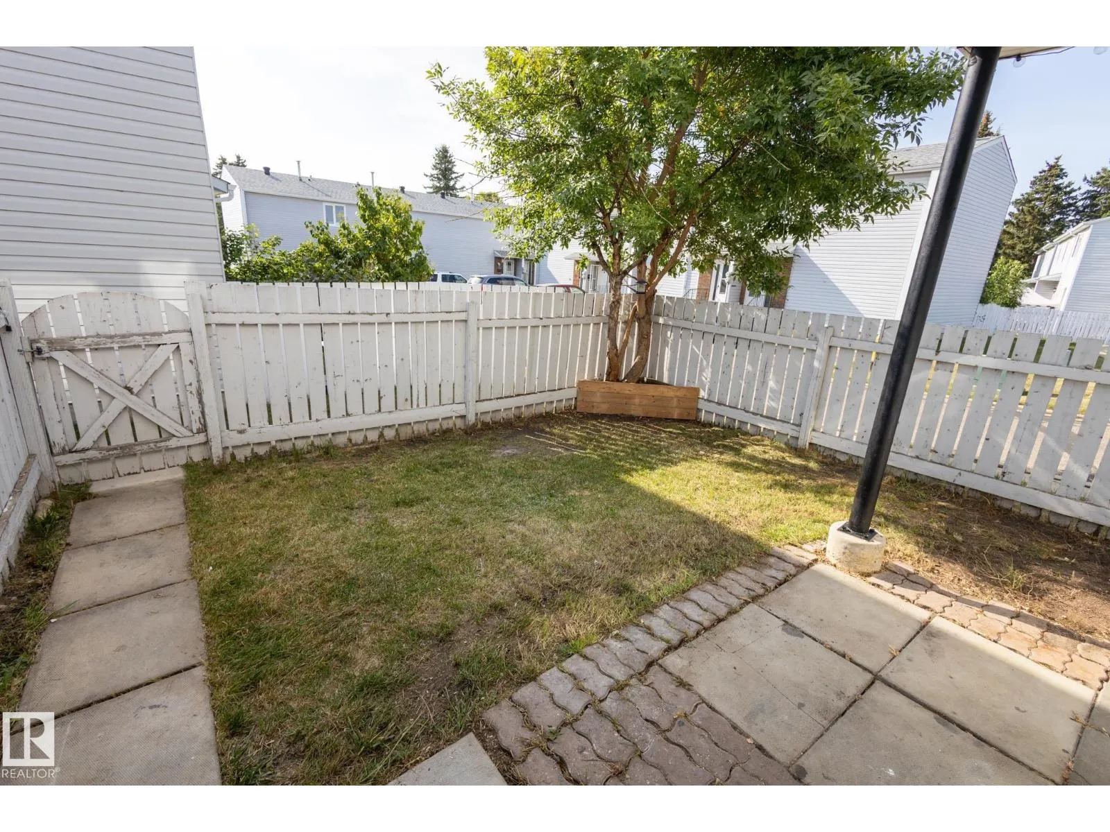 62 AMBERLY CO NW