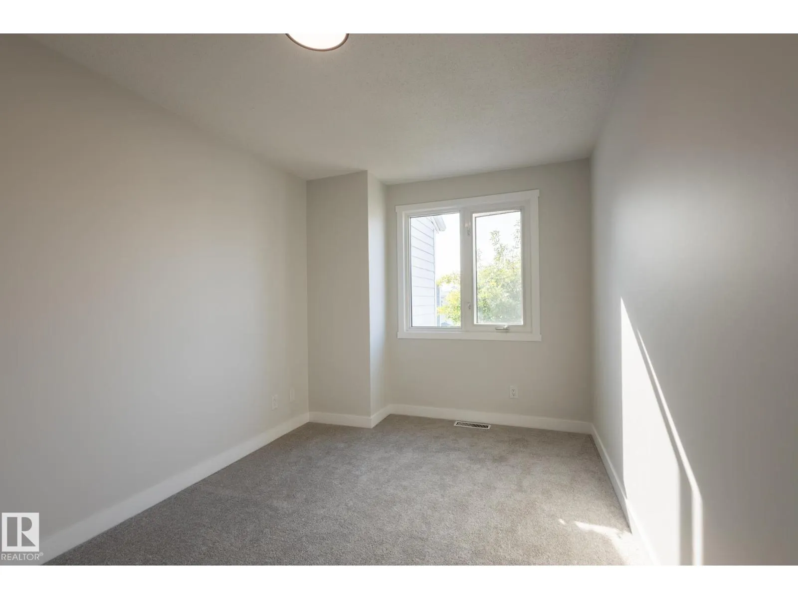 62 AMBERLY CO NW