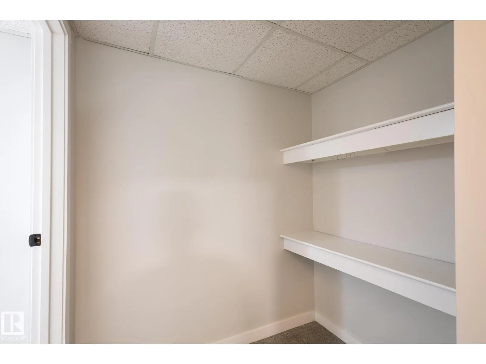 62 AMBERLY CO NW