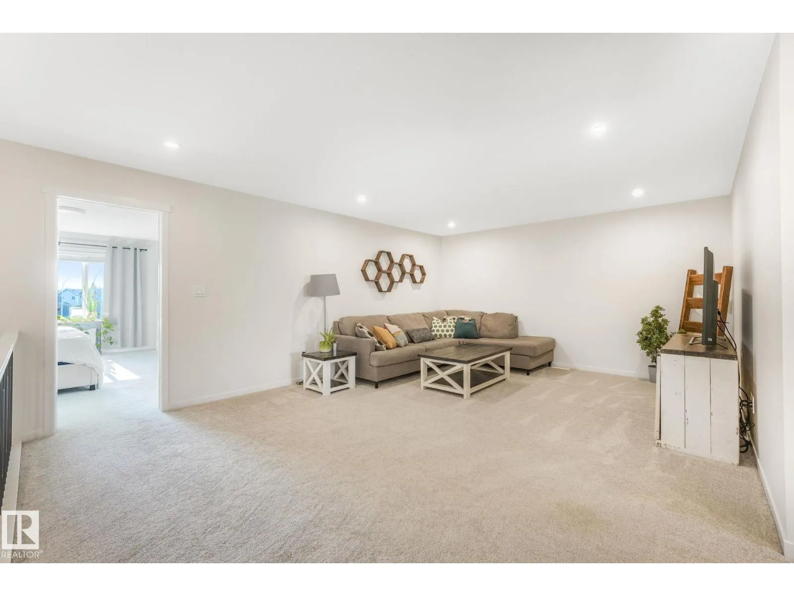 23 NETTLE CR