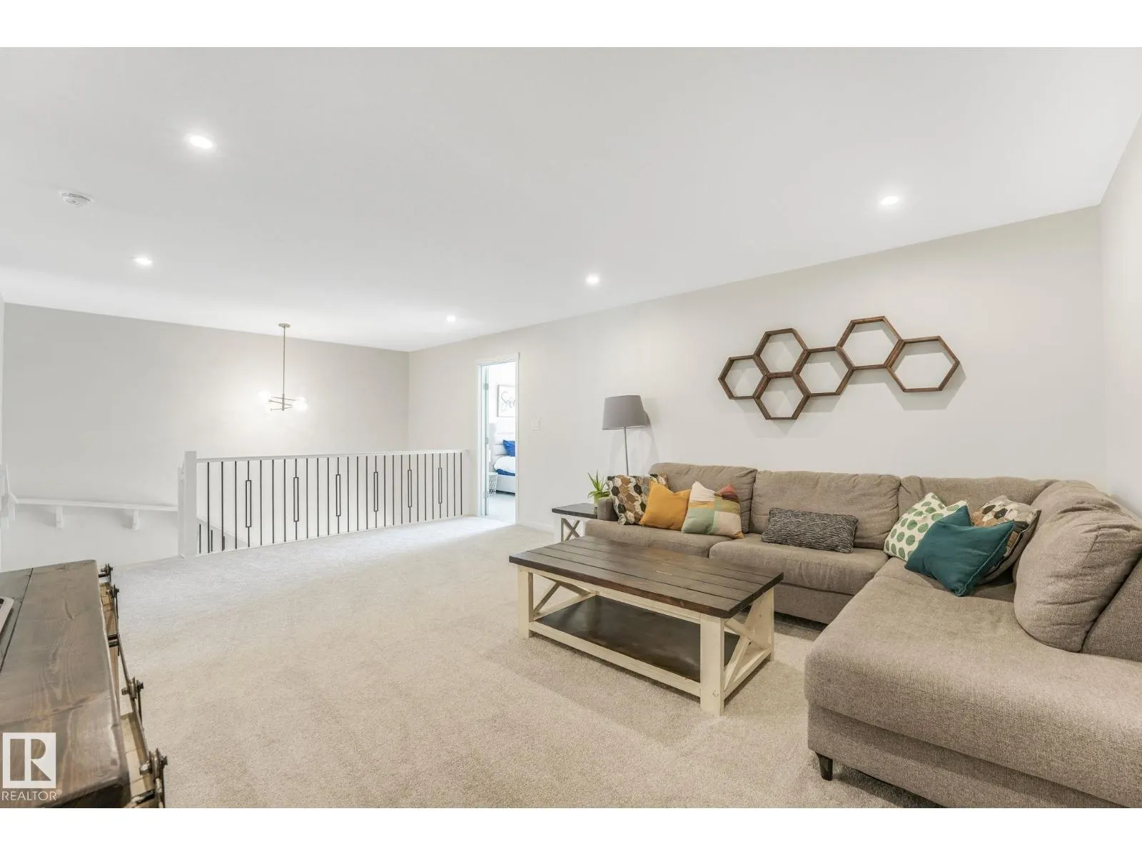 23 NETTLE CR