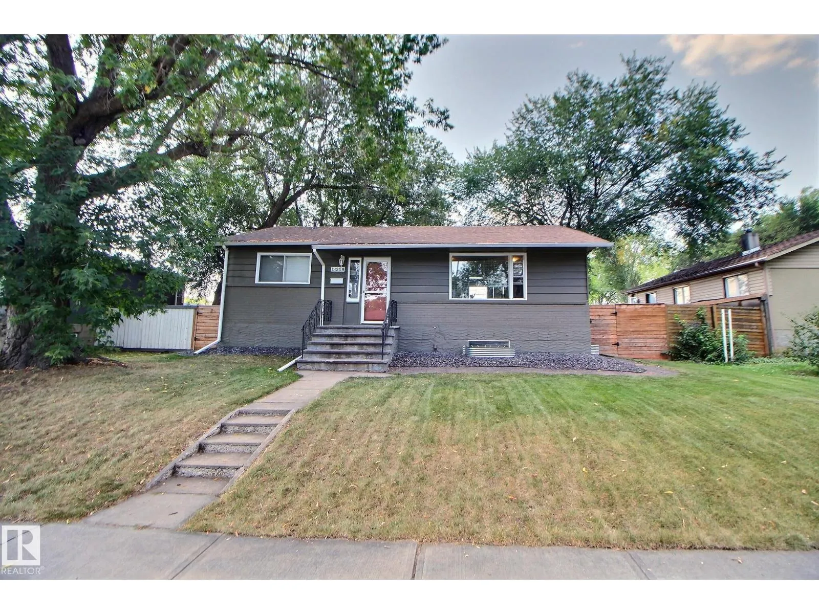 13208 SHERBROOKE AV NW