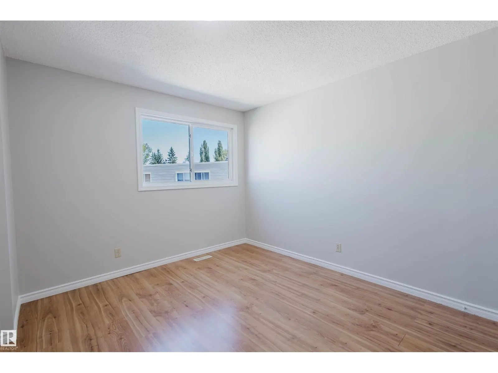 18160 81 AV NW