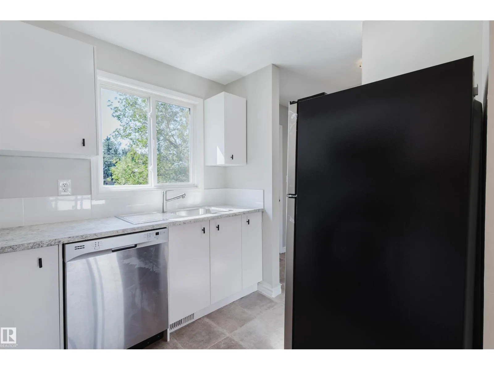 18160 81 AV NW