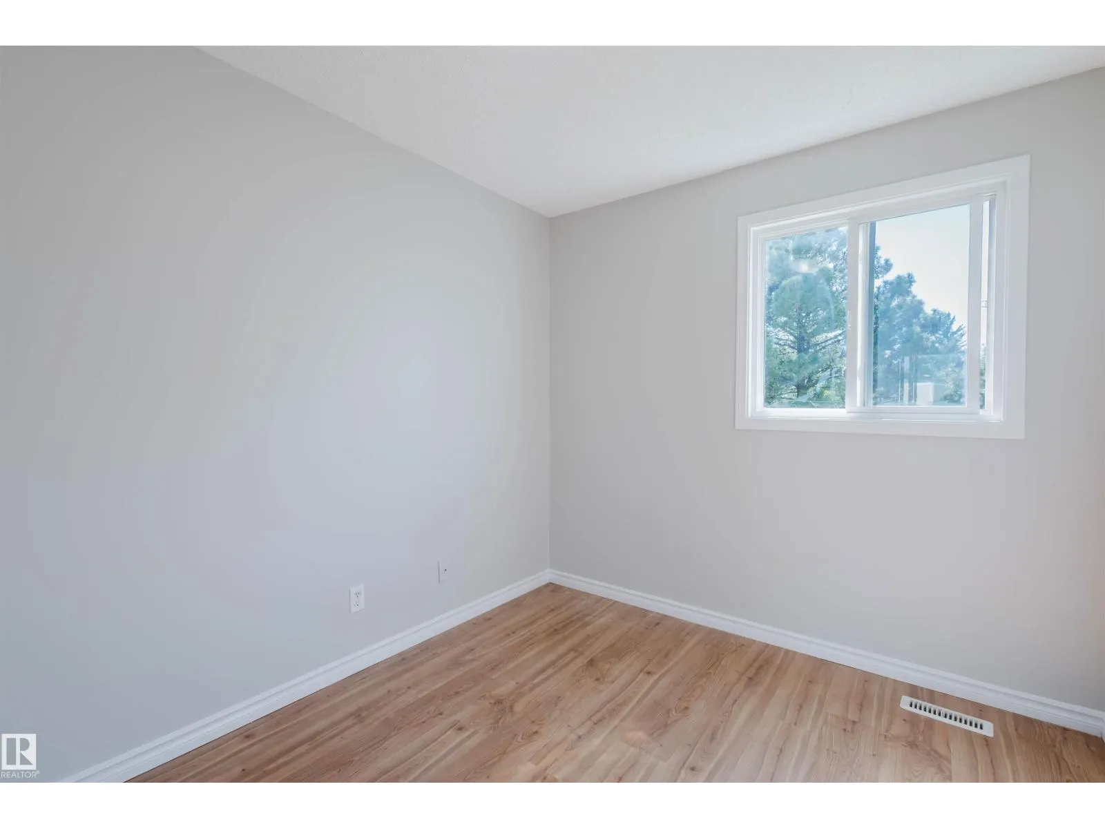 18160 81 AV NW