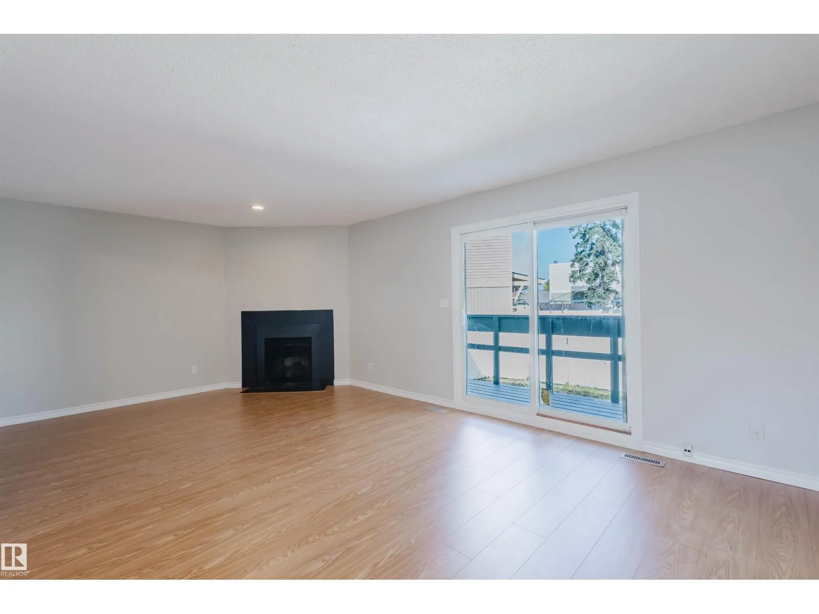 18160 81 AV NW
