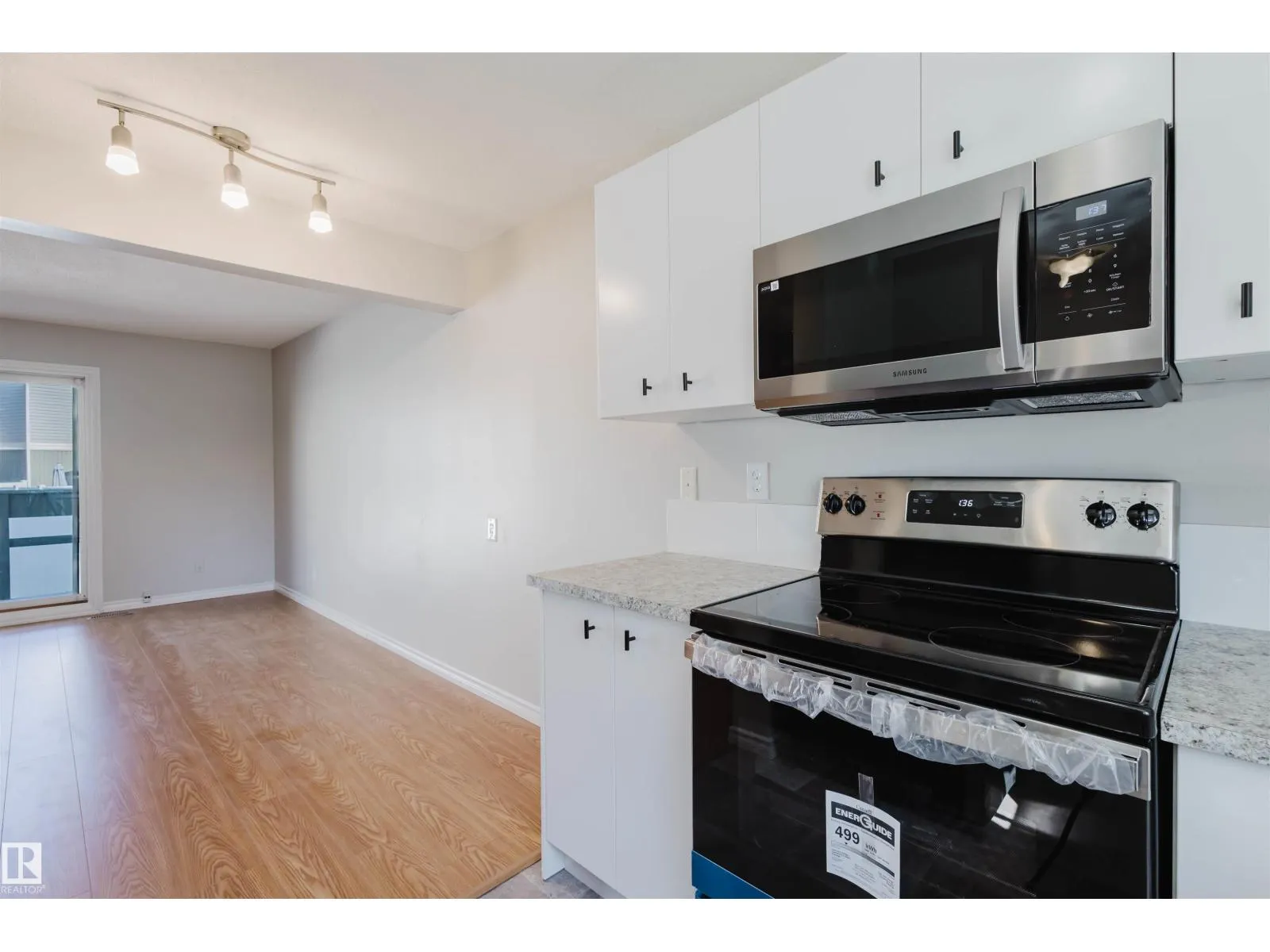 18160 81 AV NW
