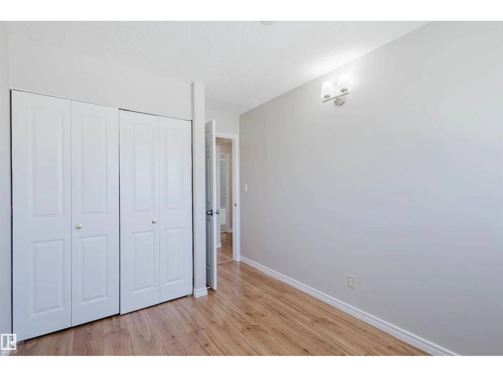 18160 81 AV NW