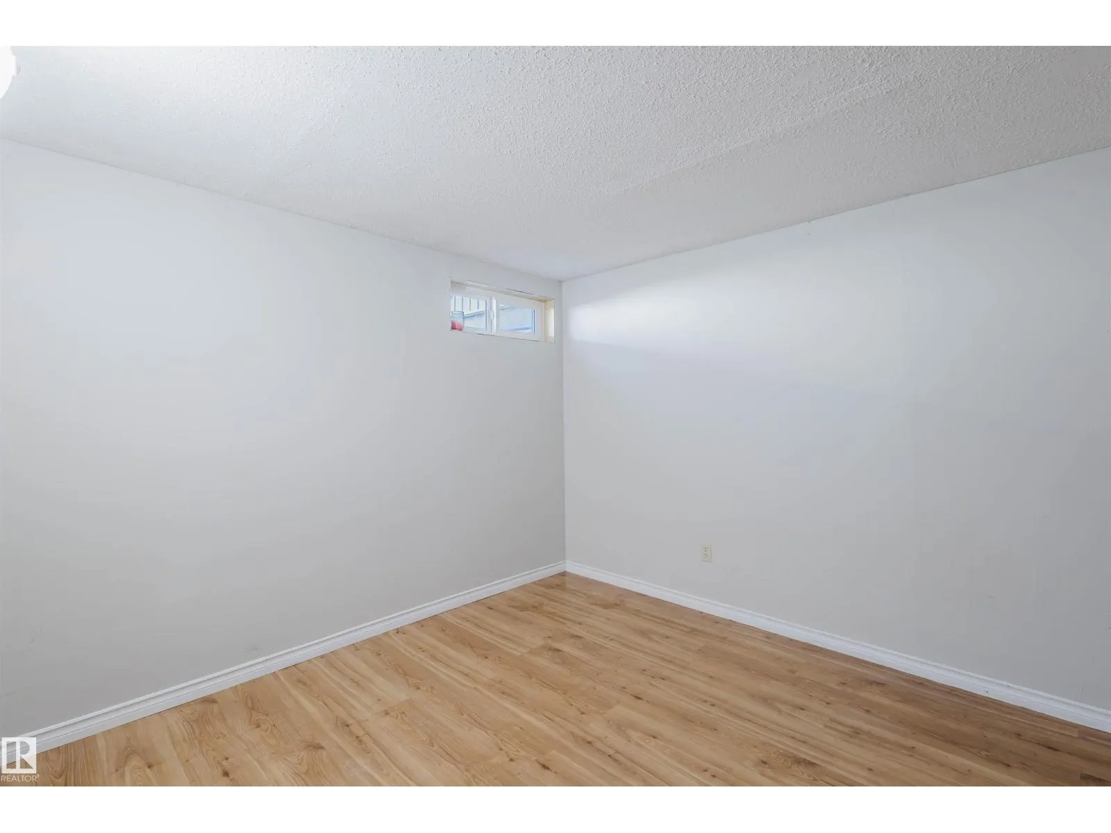 18160 81 AV NW