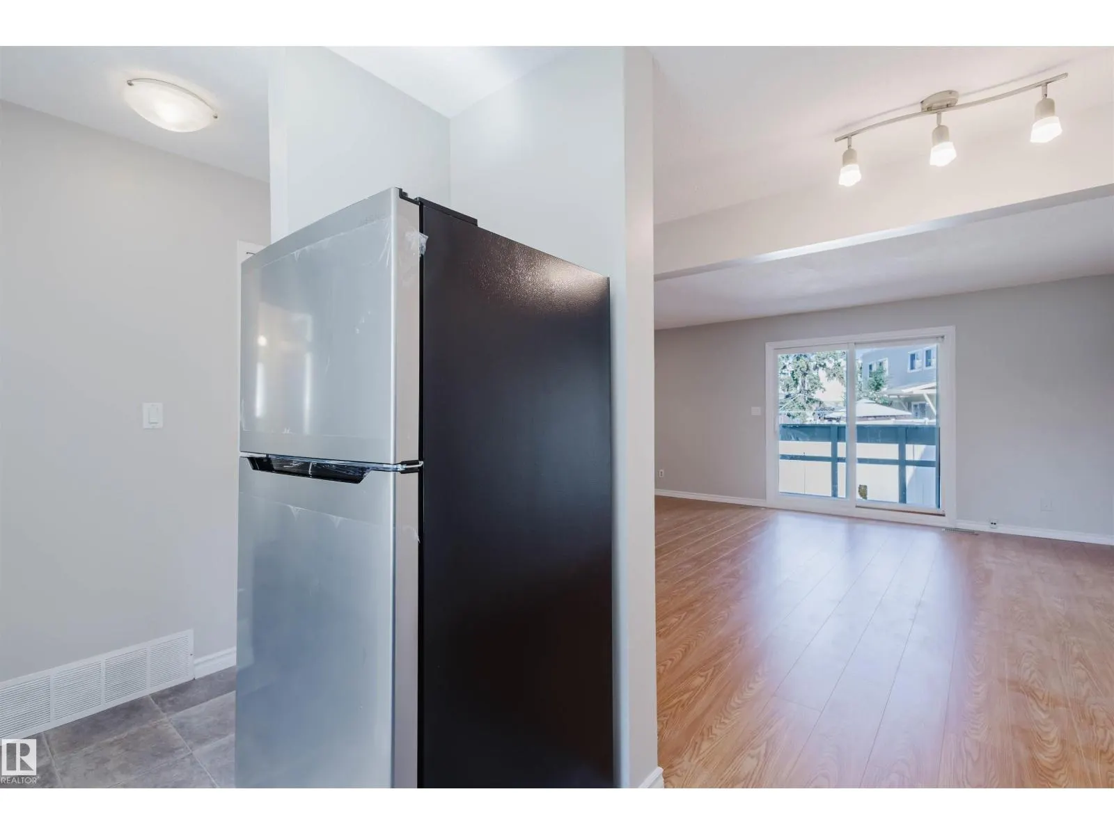 18160 81 AV NW