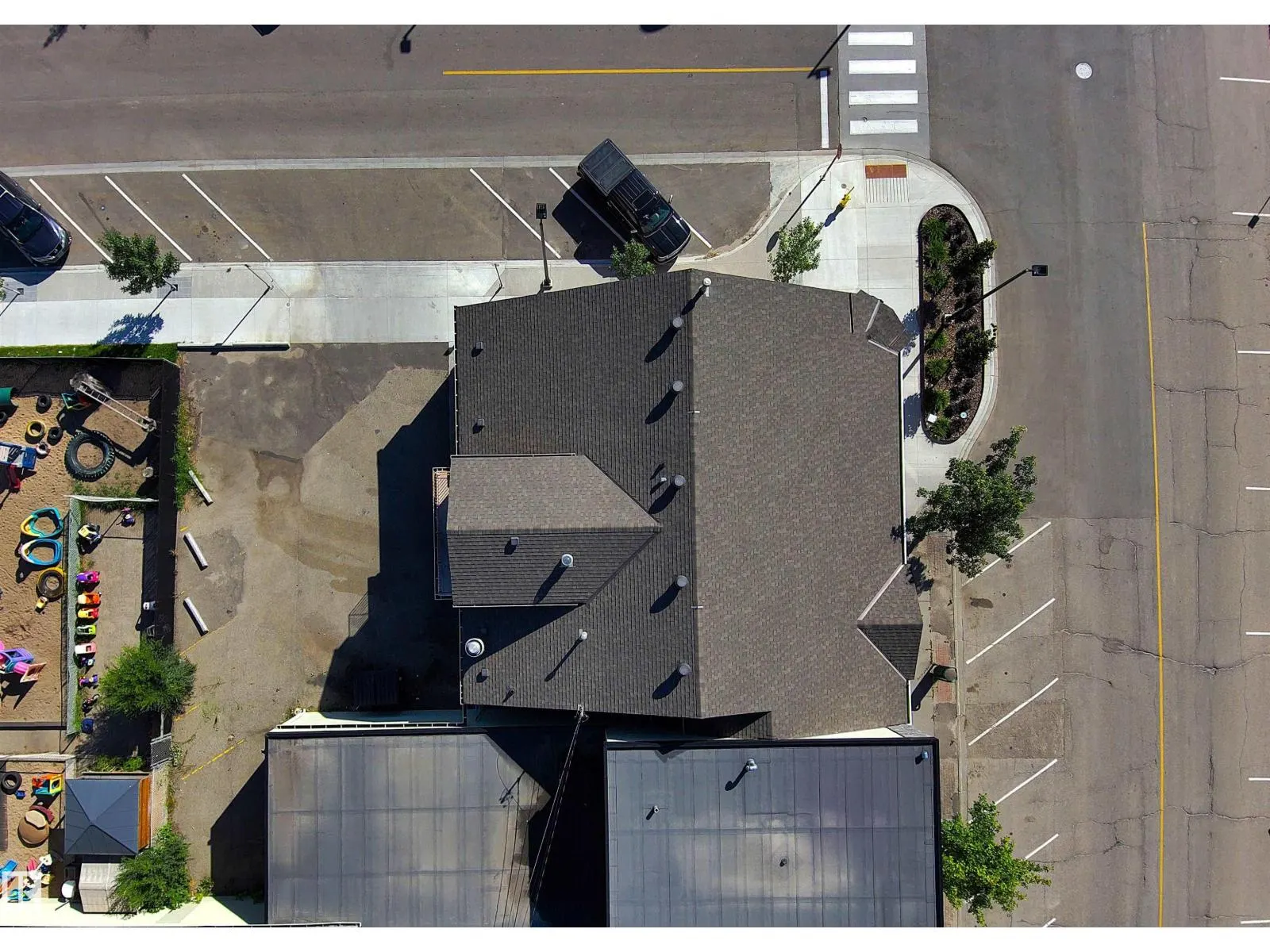 101 MAIN ST
