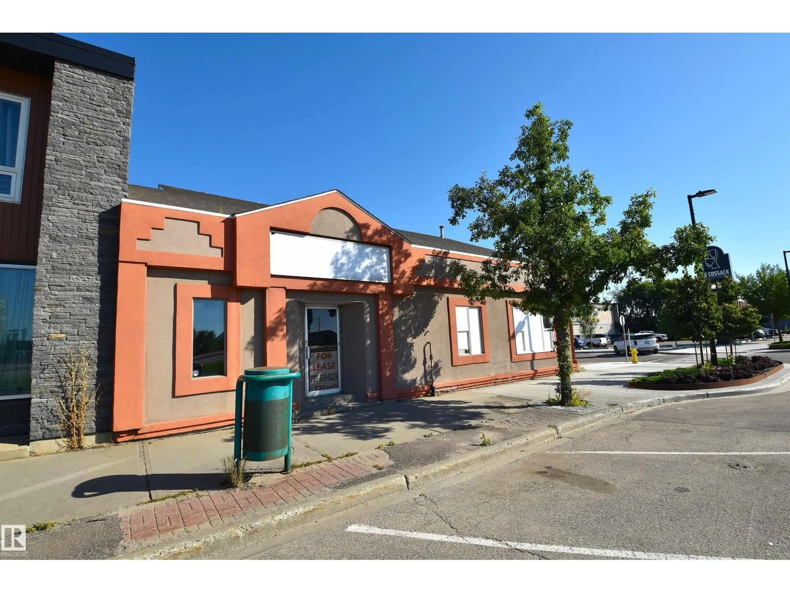 101 MAIN ST