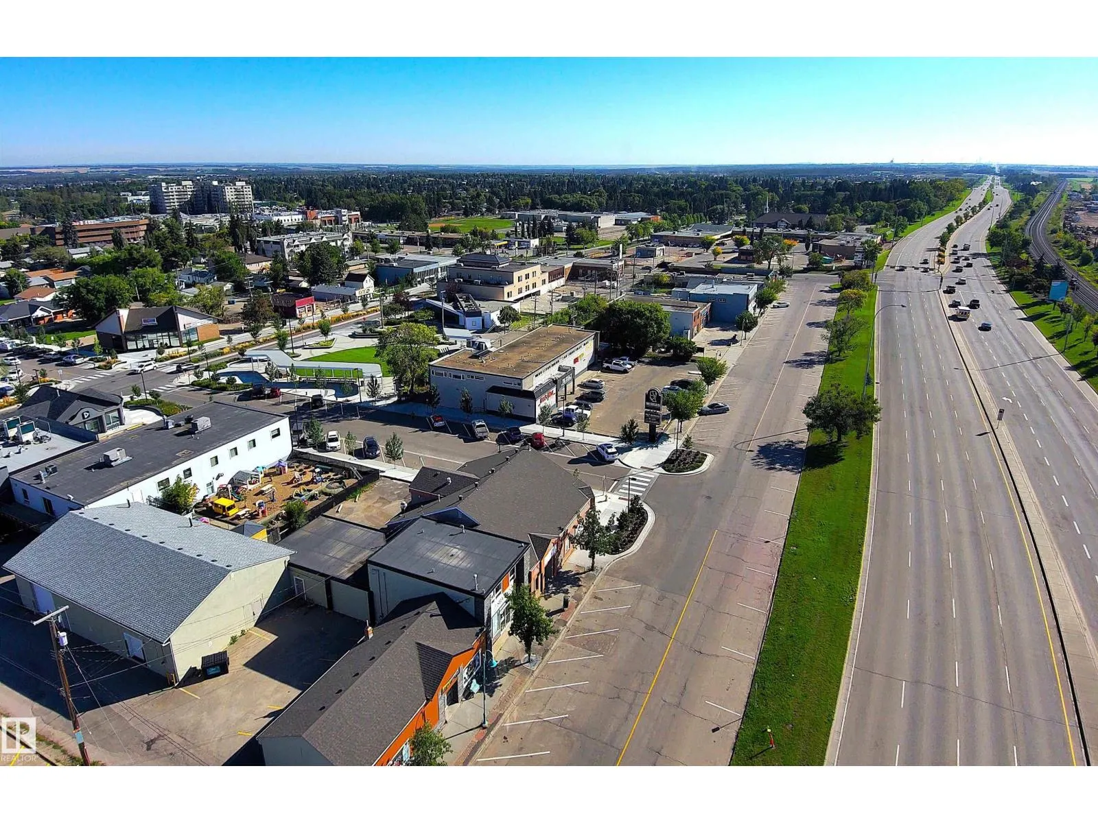 101 MAIN ST