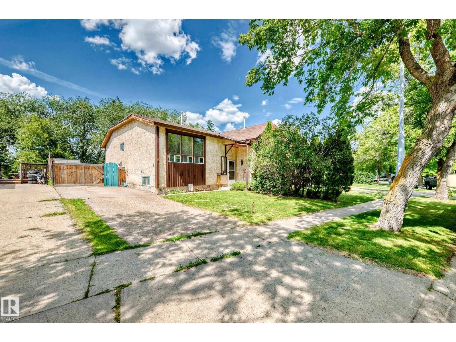 4 FRANKLIN PL