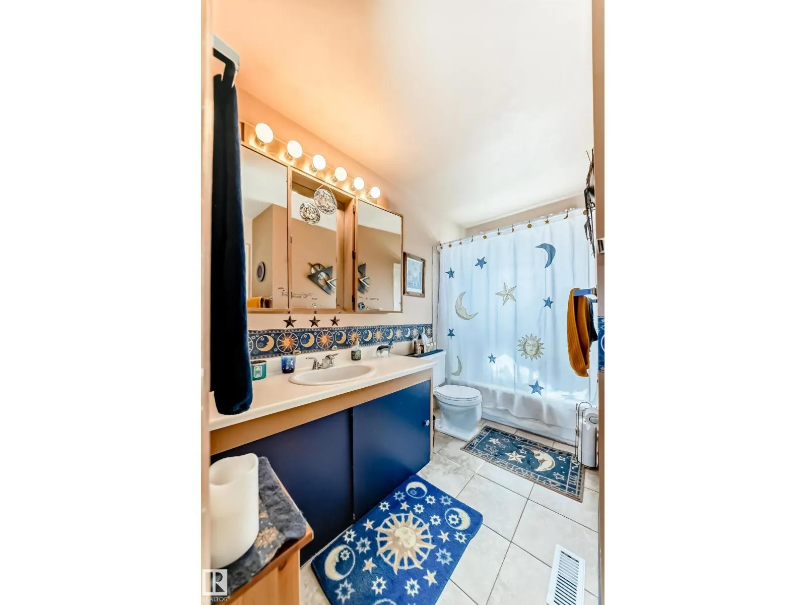 4 FRANKLIN PL