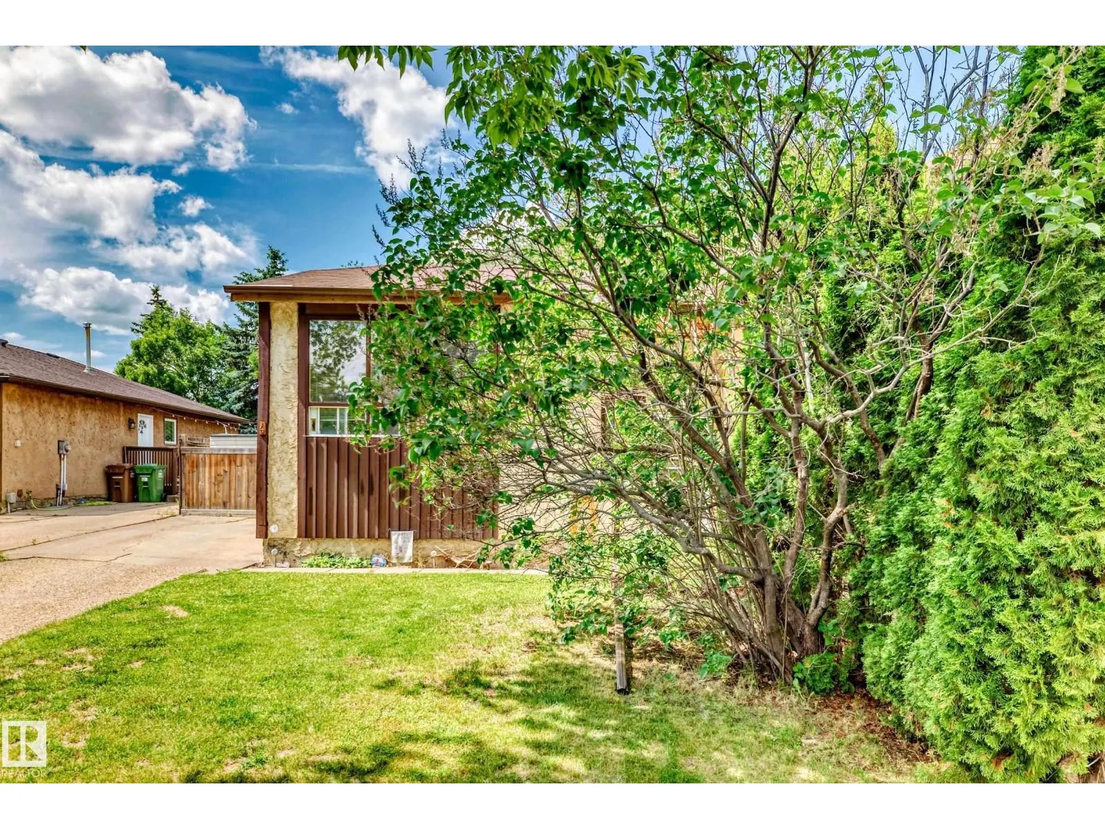 4 FRANKLIN PL