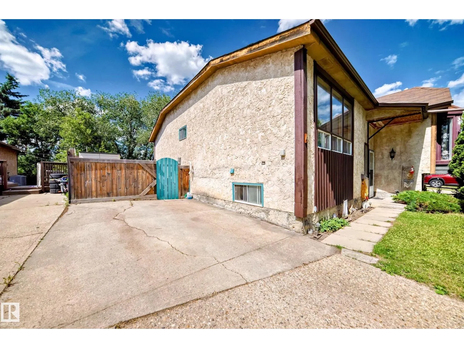 4 FRANKLIN PL