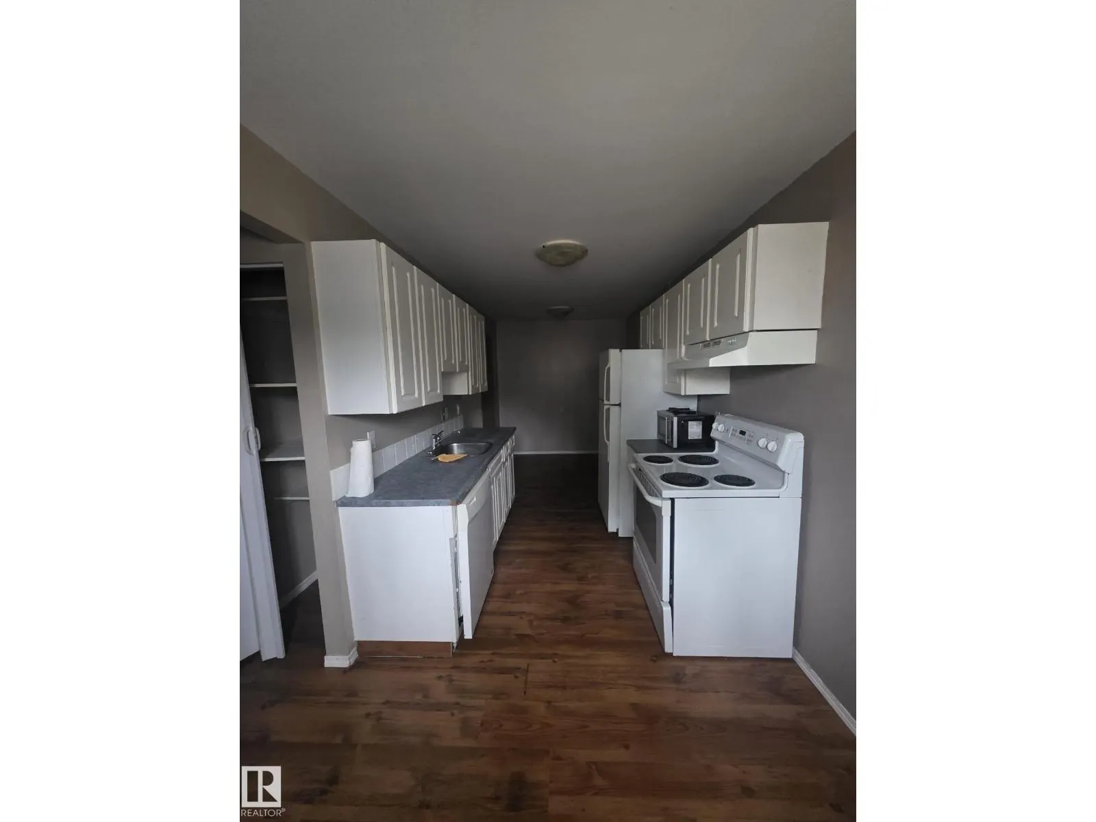 132 PRIMROSE GARDENS GD NW