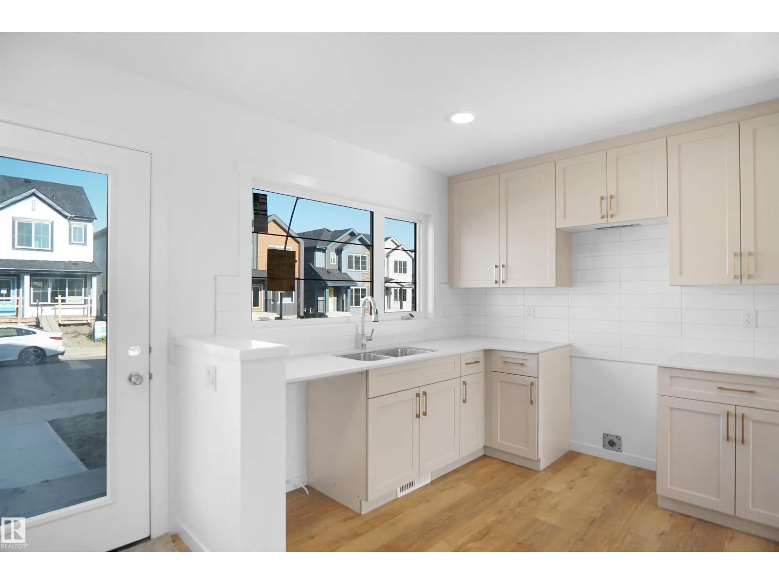 2107 210 ST NW