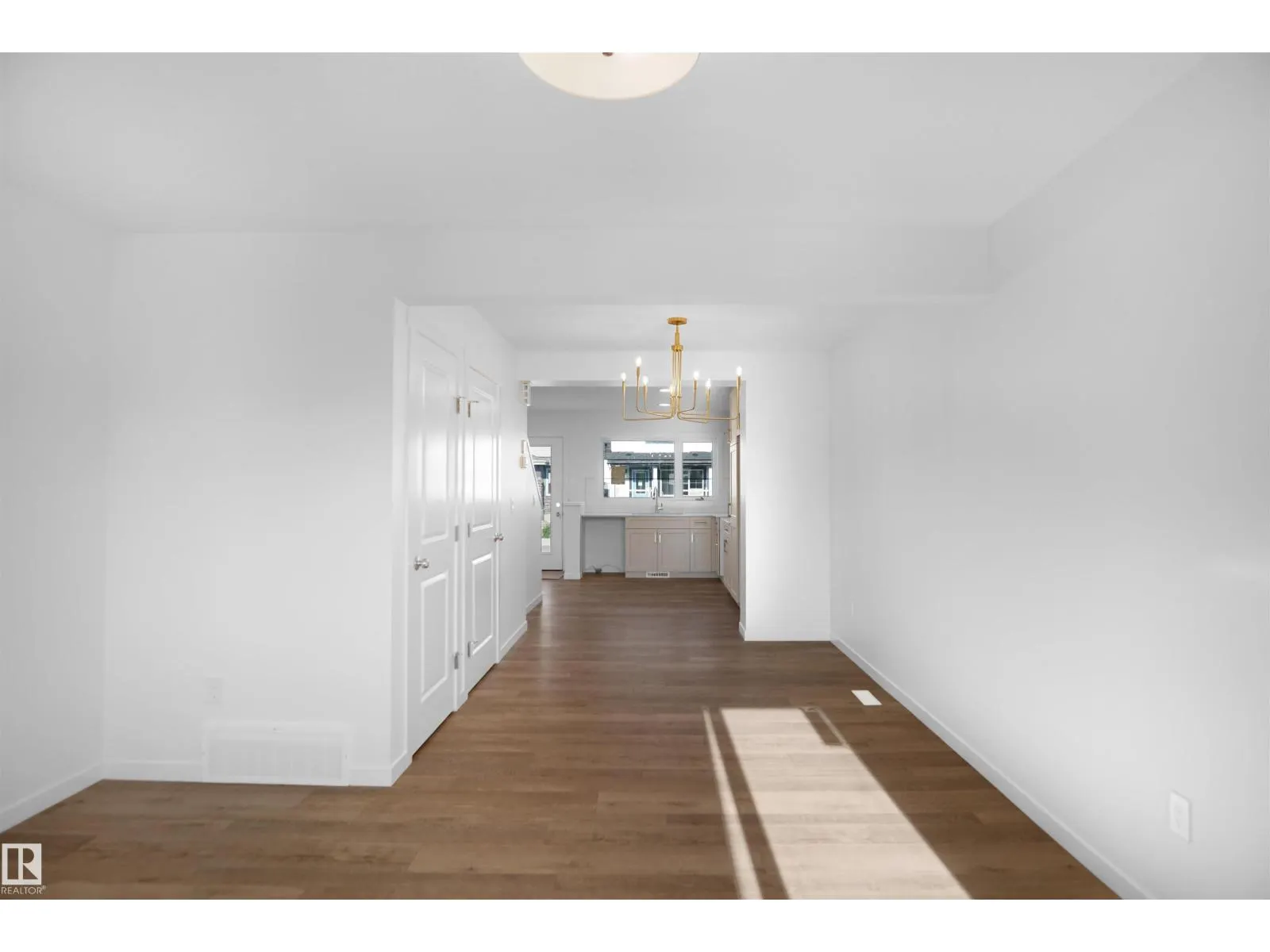 2107 210 ST NW