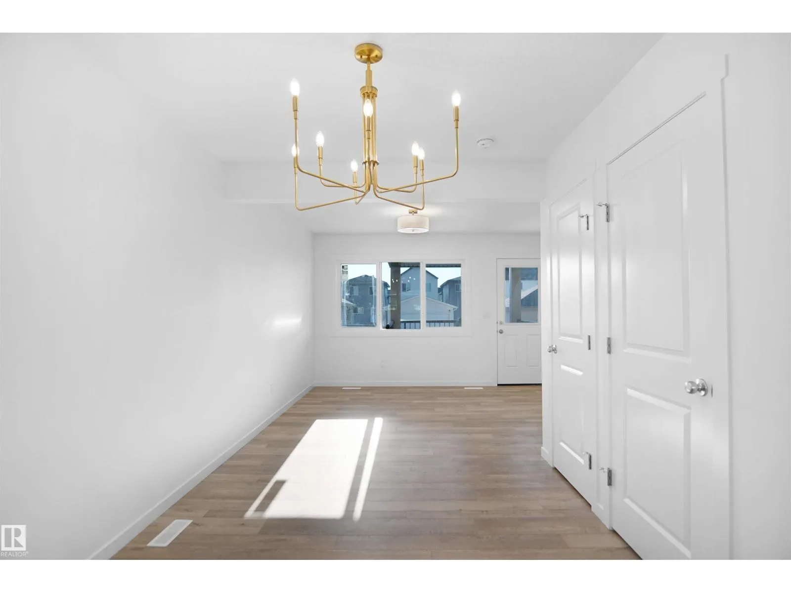 2107 210 ST NW