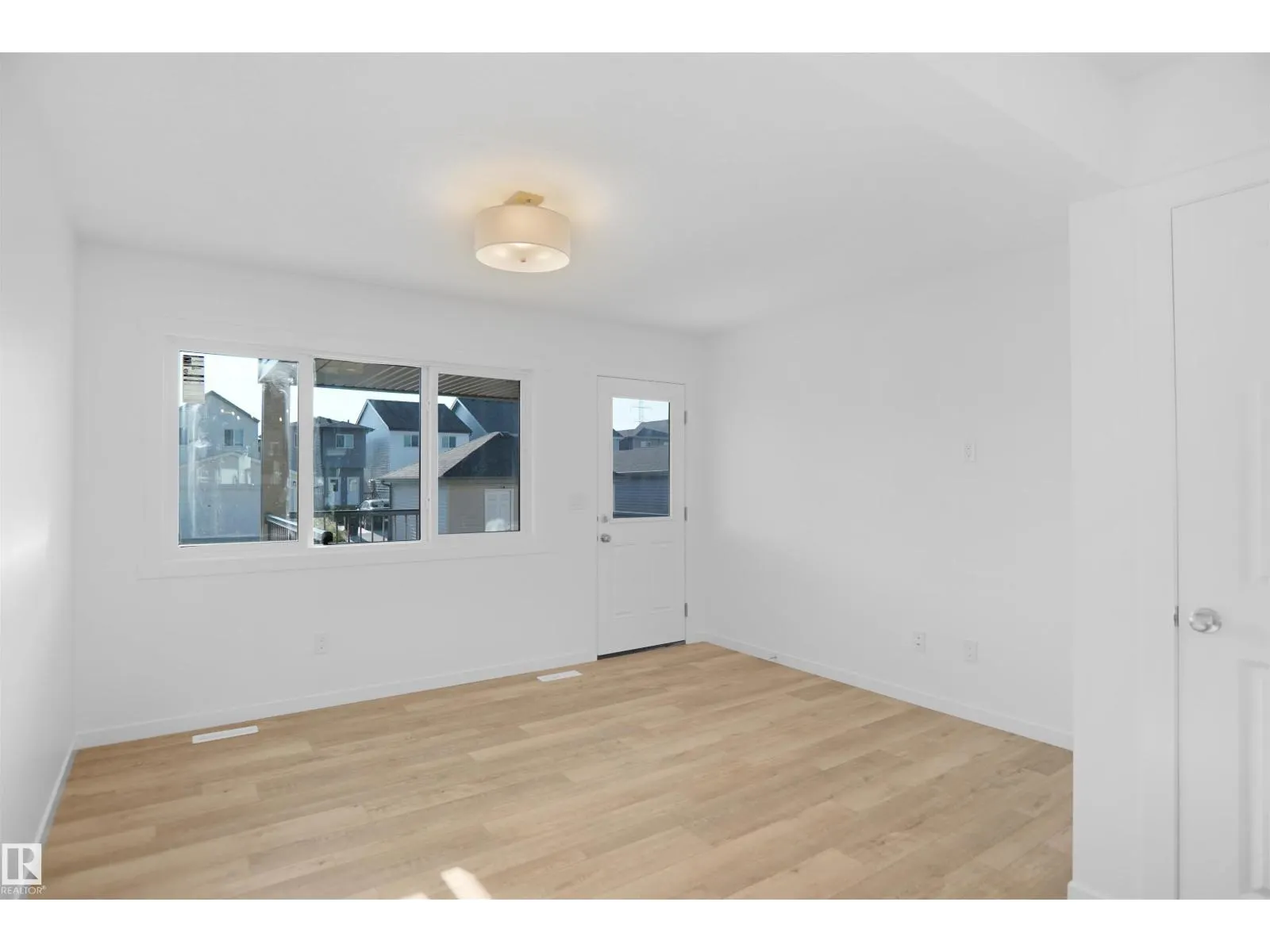 2107 210 ST NW