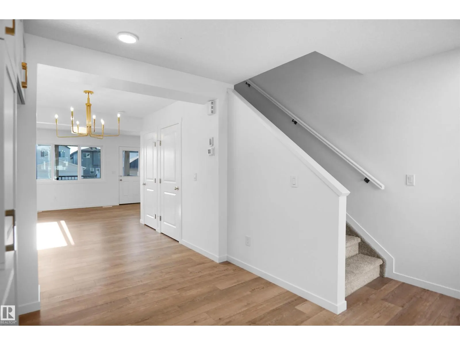 2107 210 ST NW