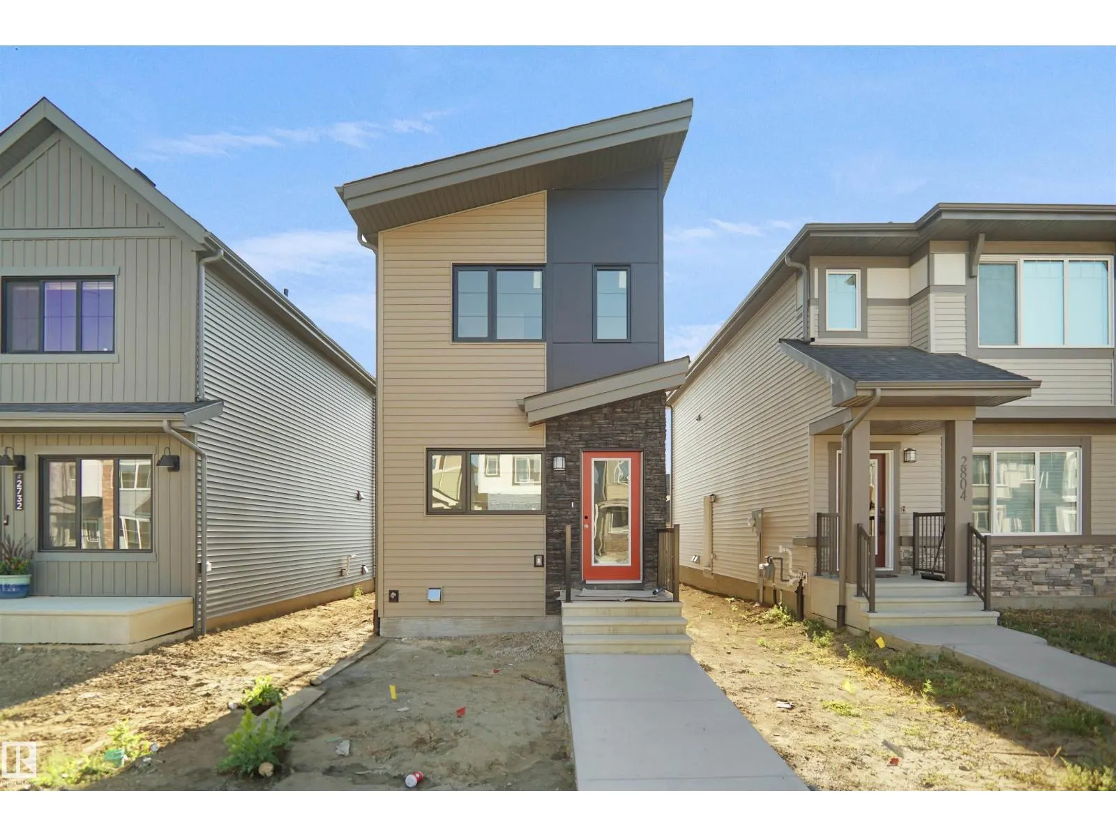 2107 210 ST NW