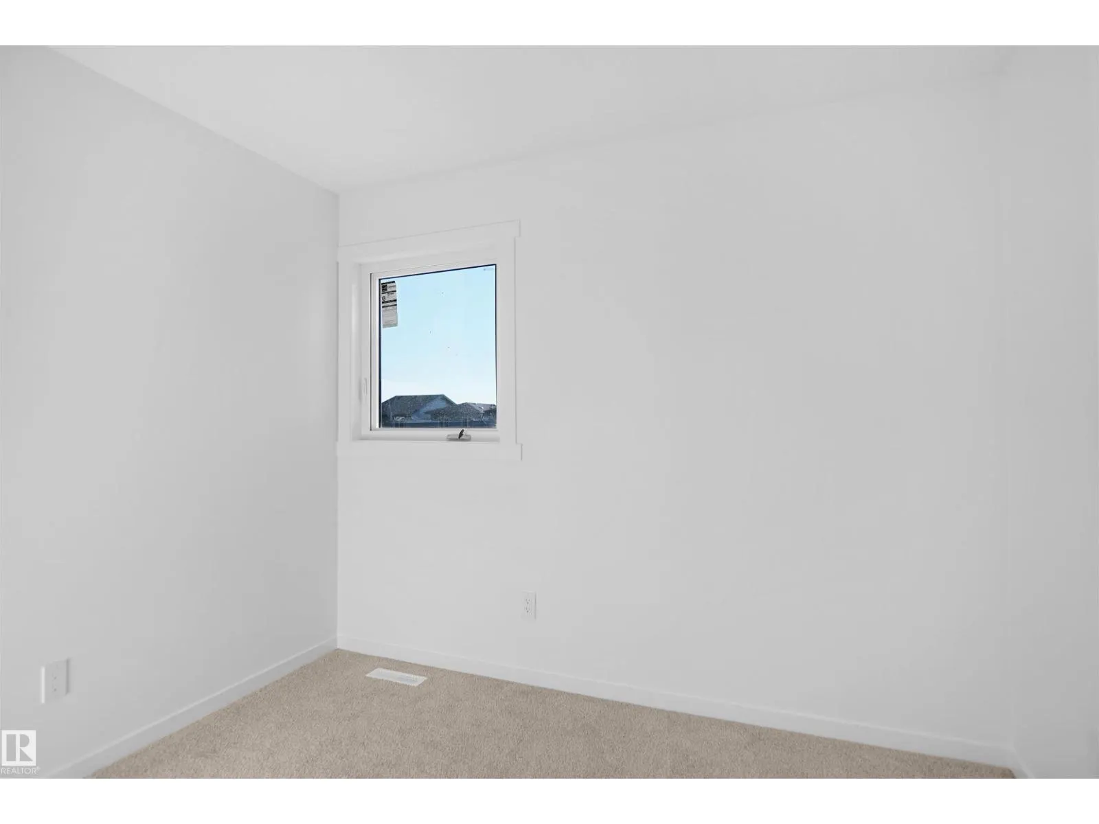 2107 210 ST NW