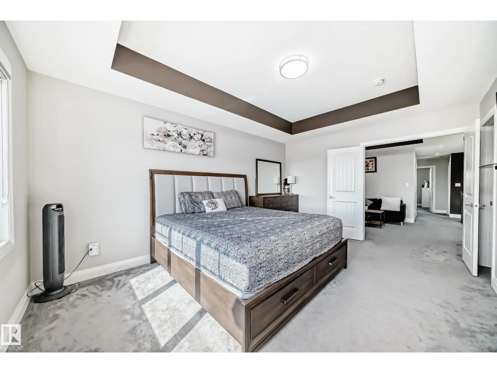 1207 24 ST NW