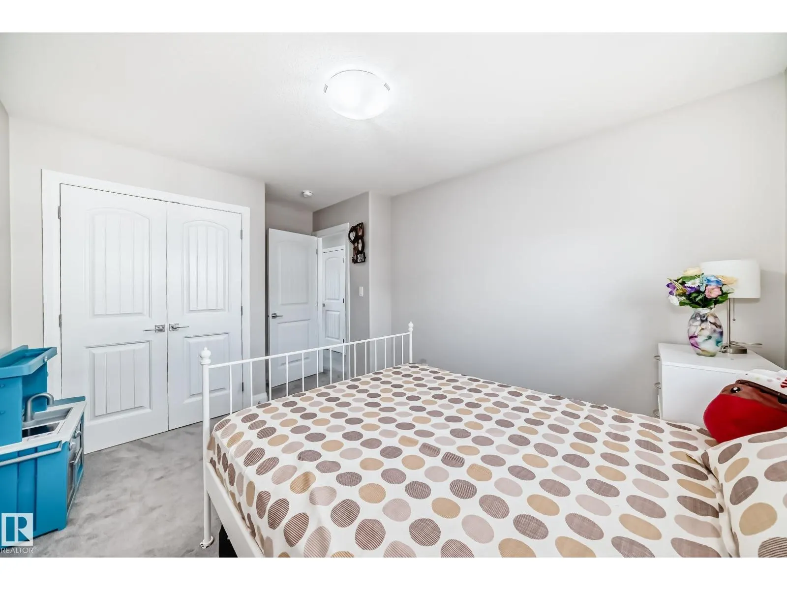 1207 24 ST NW