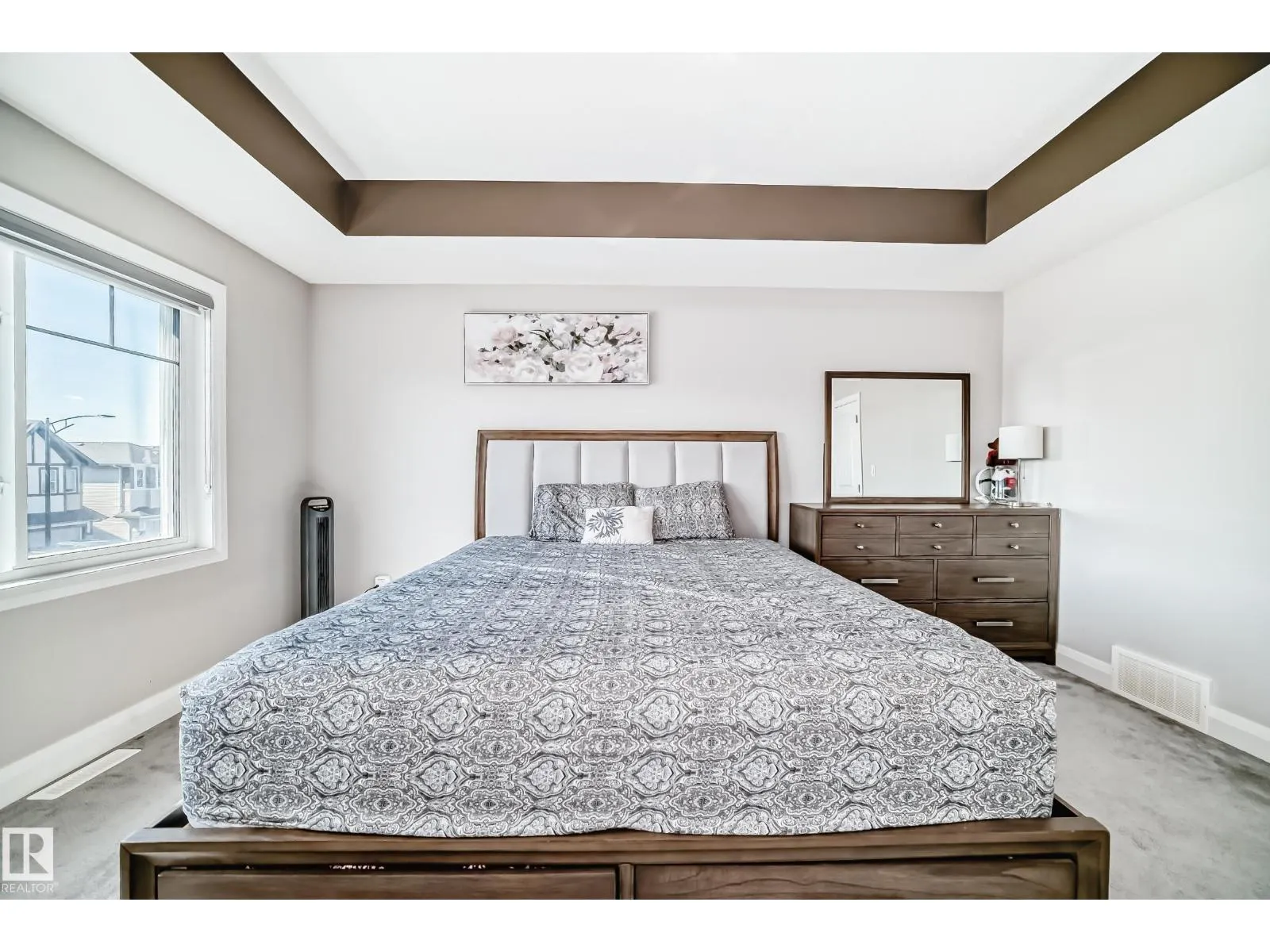 1207 24 ST NW