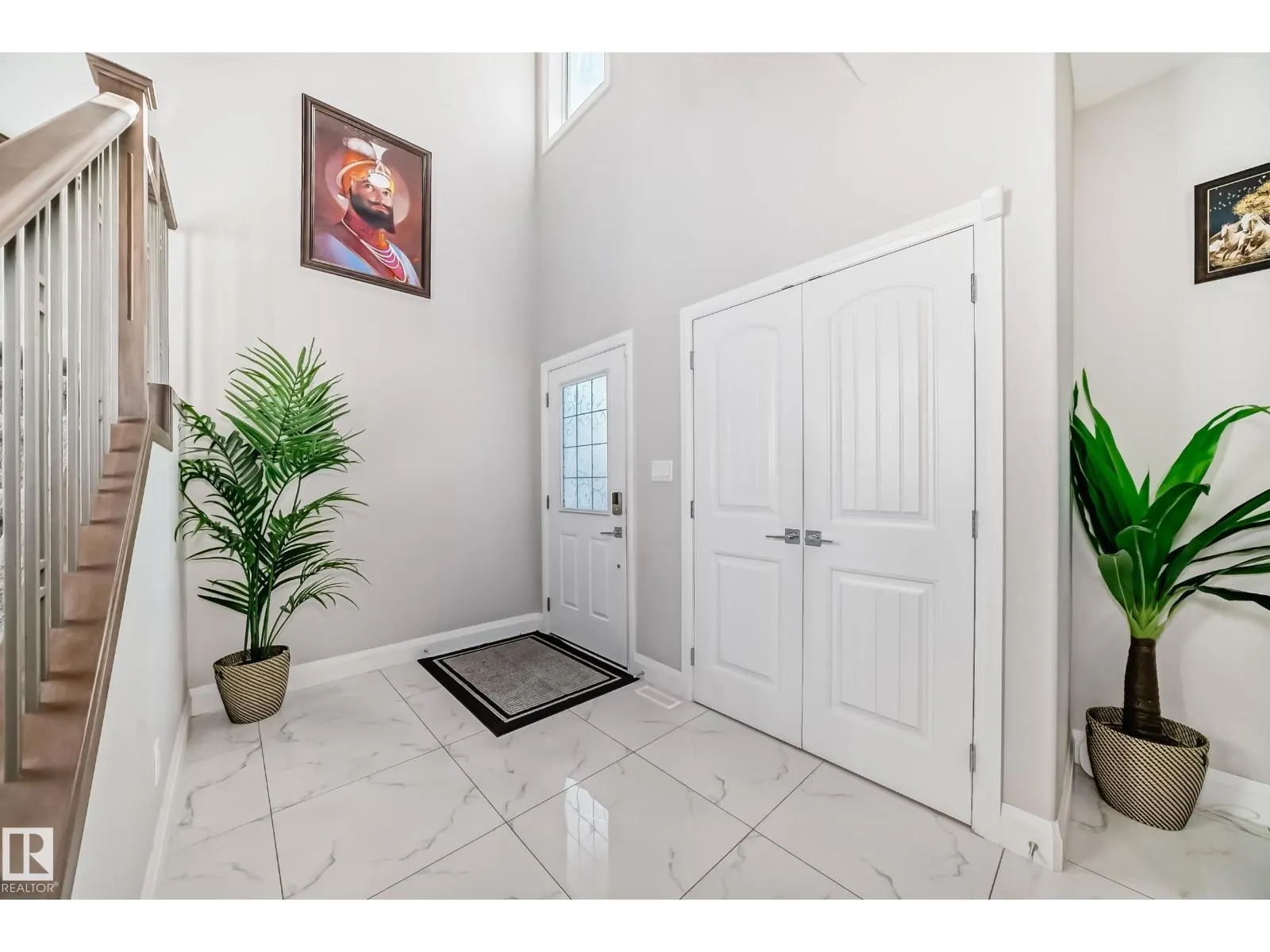 1207 24 ST NW