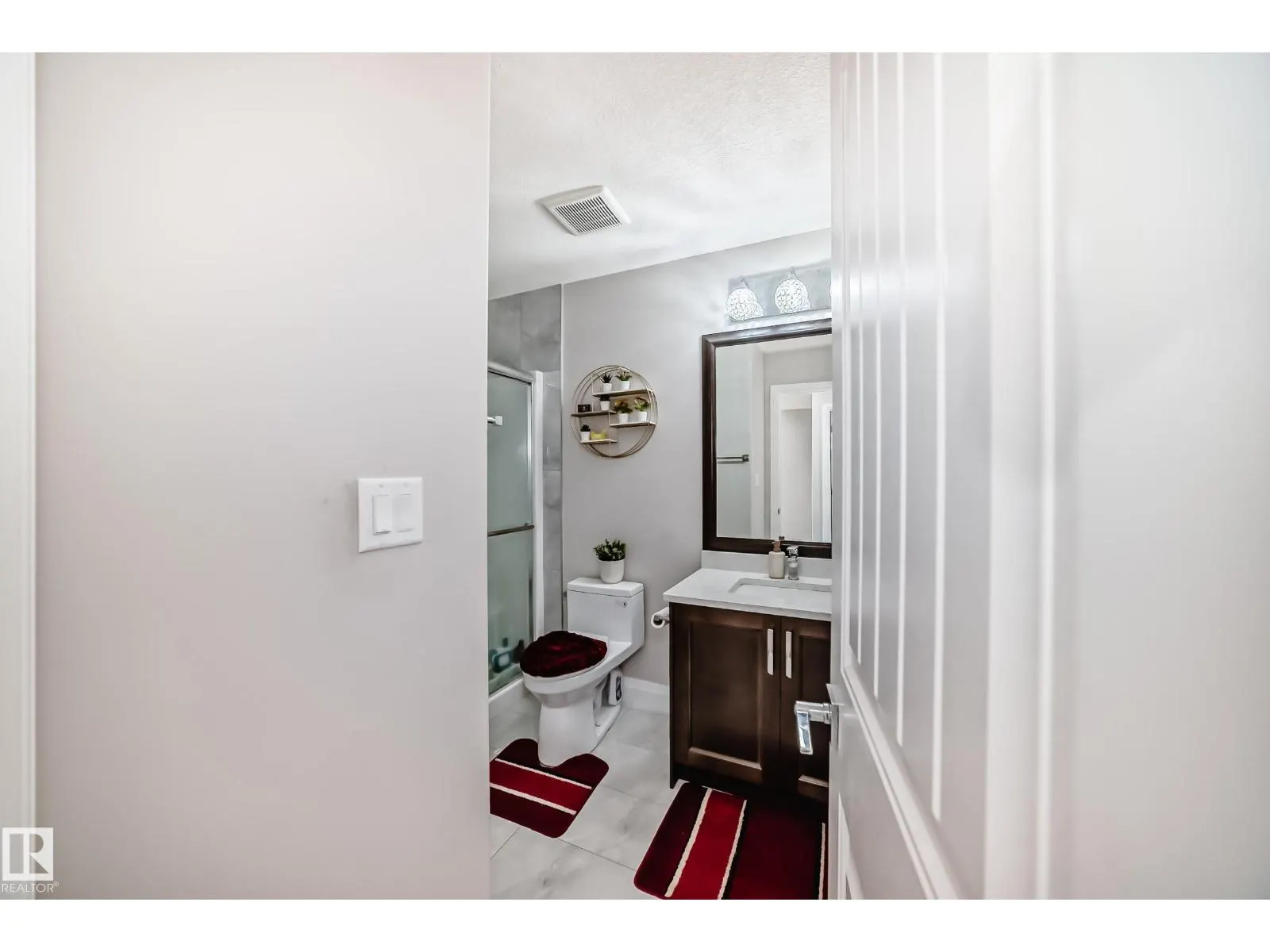 1207 24 ST NW