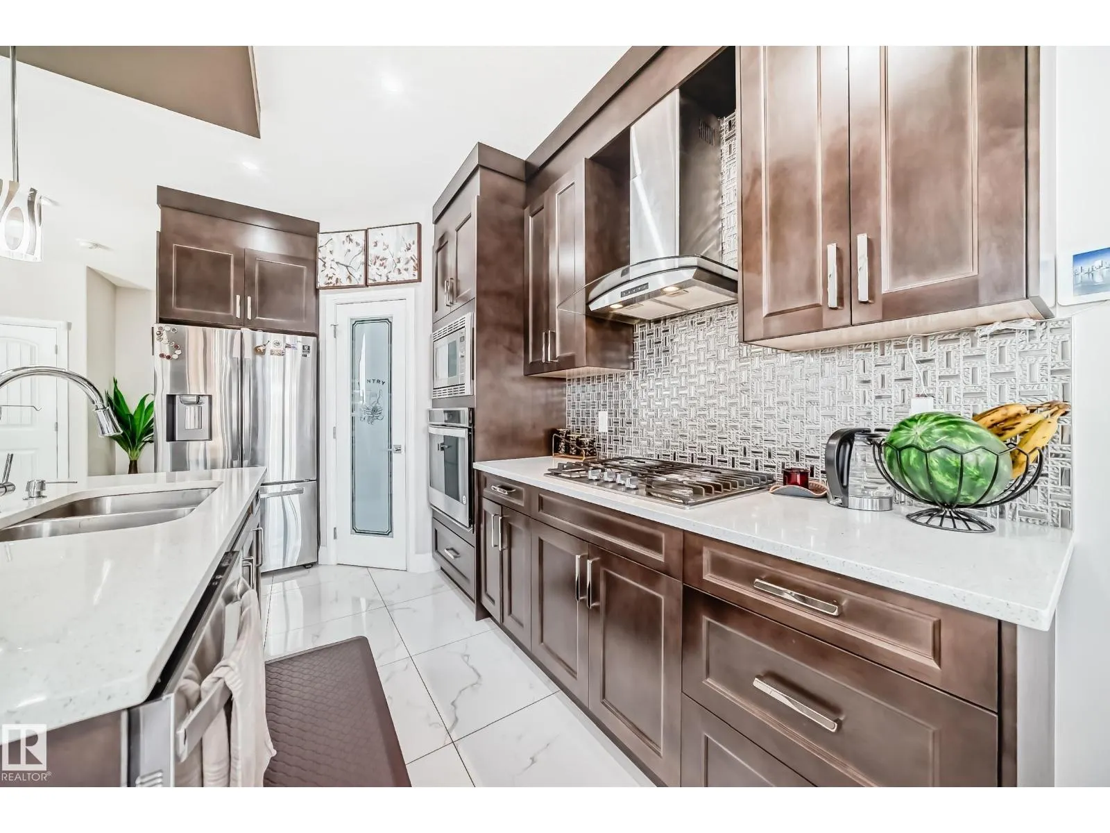 1207 24 ST NW