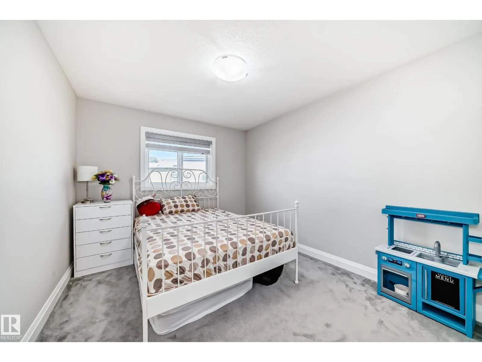 1207 24 ST NW