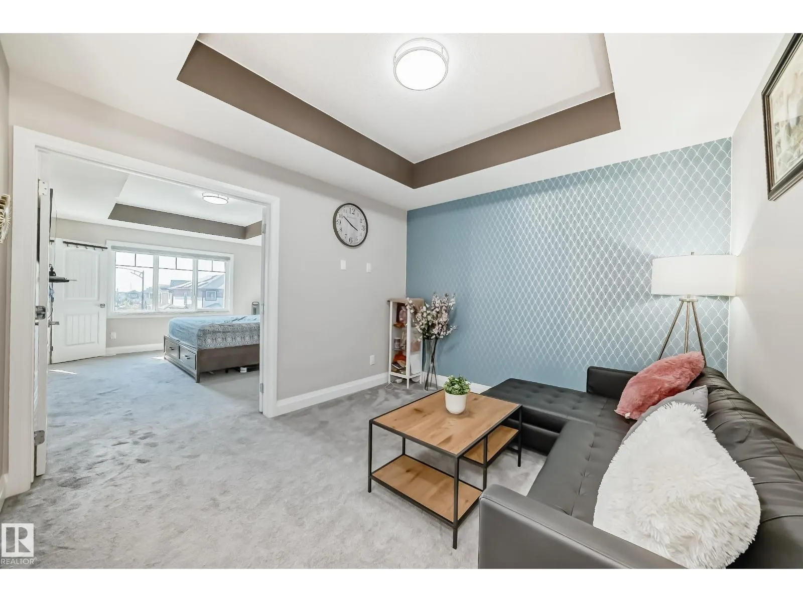 1207 24 ST NW