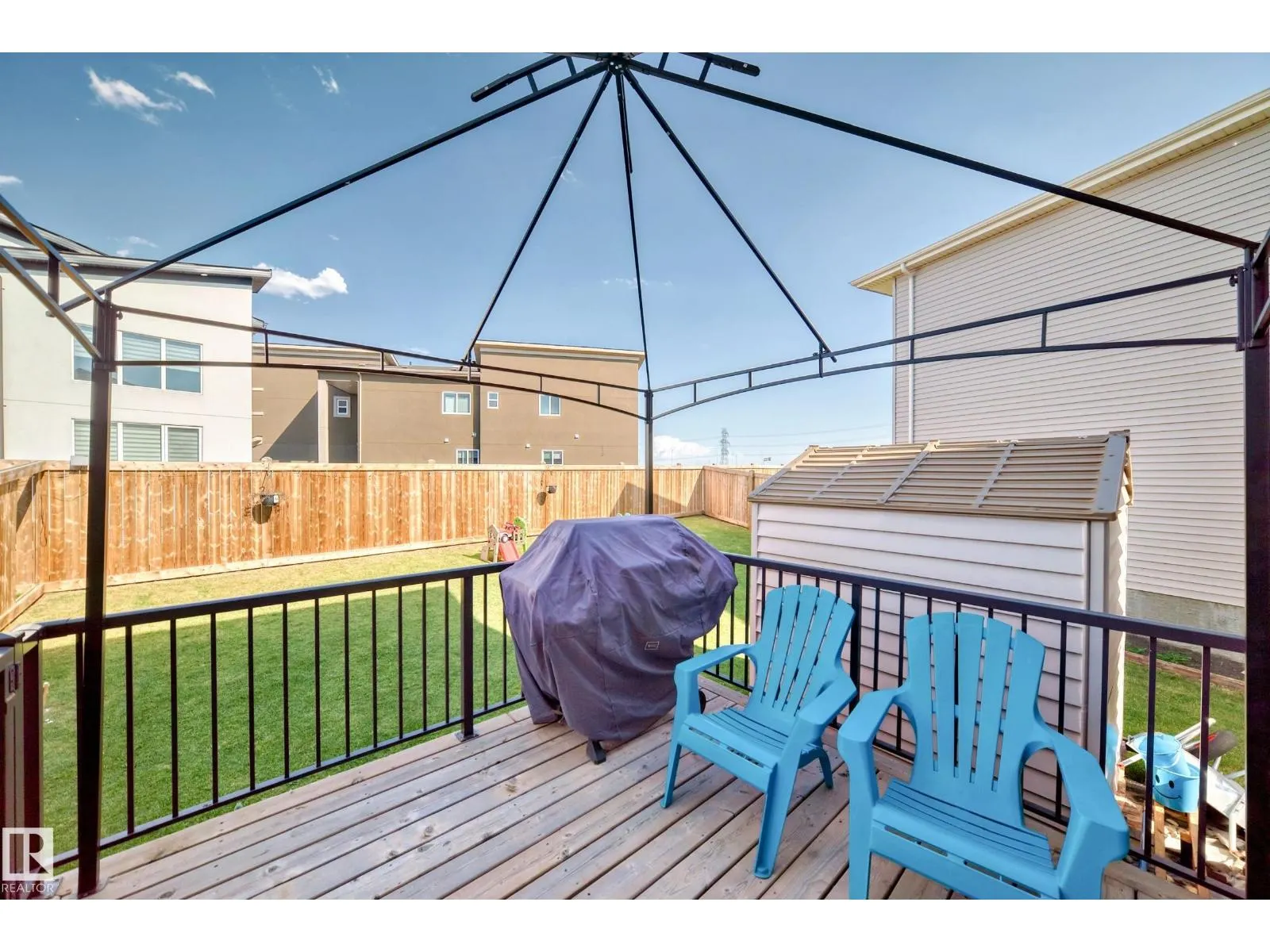 1207 24 ST NW
