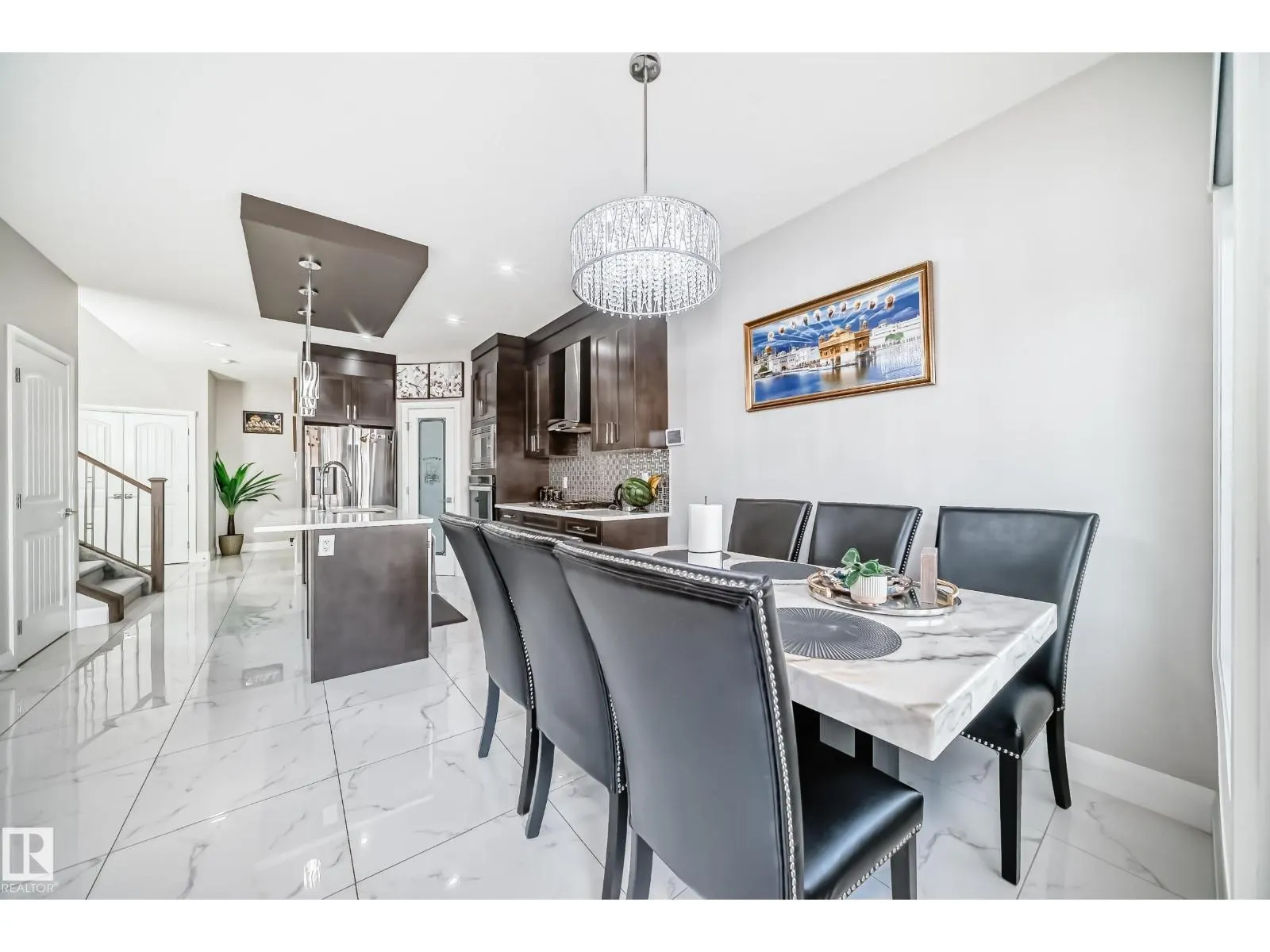 1207 24 ST NW
