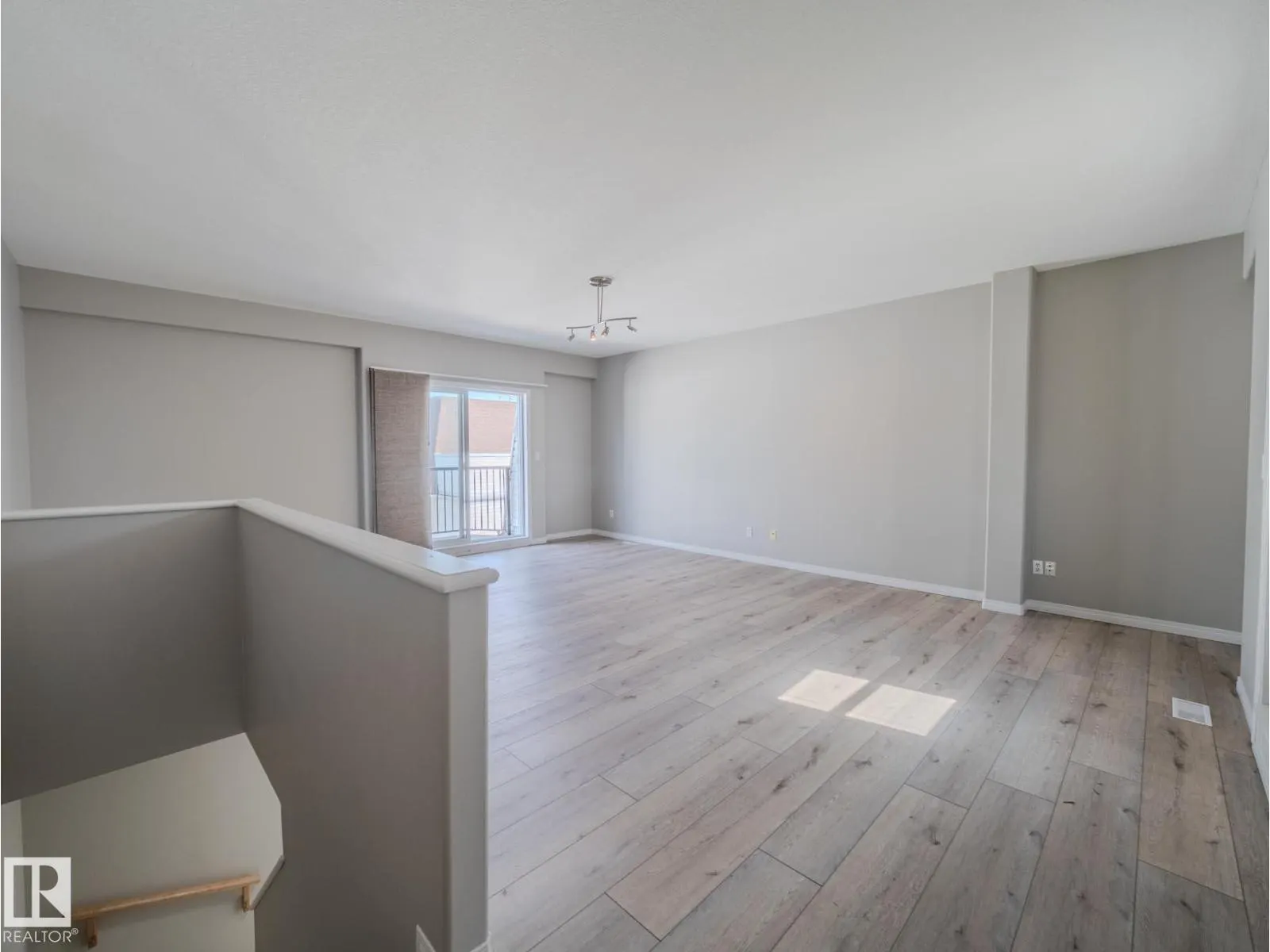 9767 93 ST NW