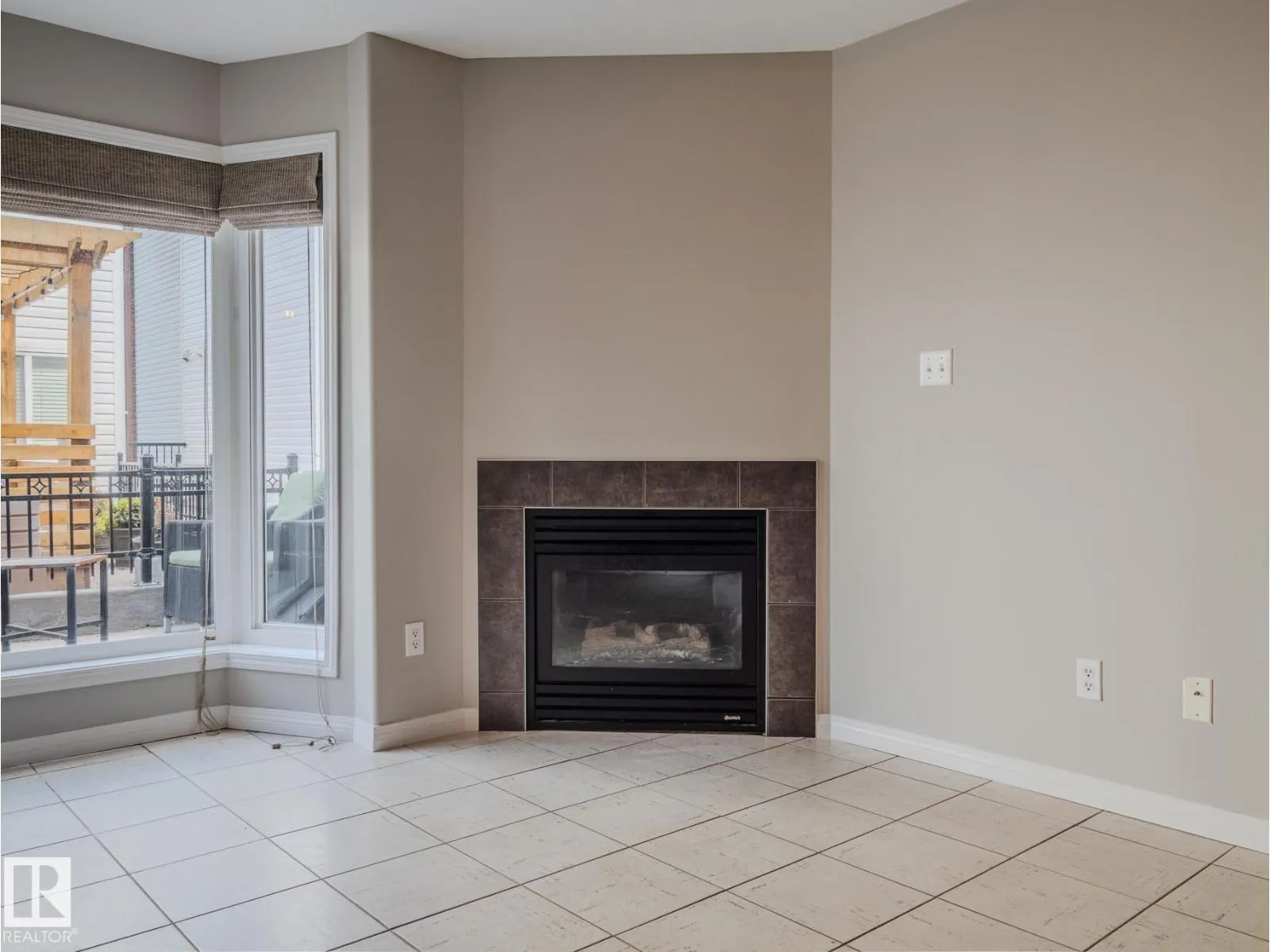 9767 93 ST NW