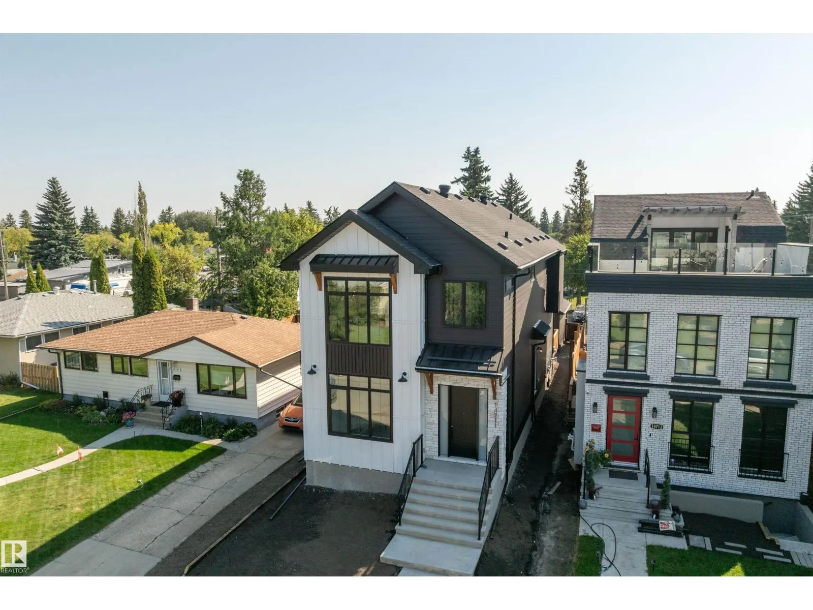 14711 88 AV NW