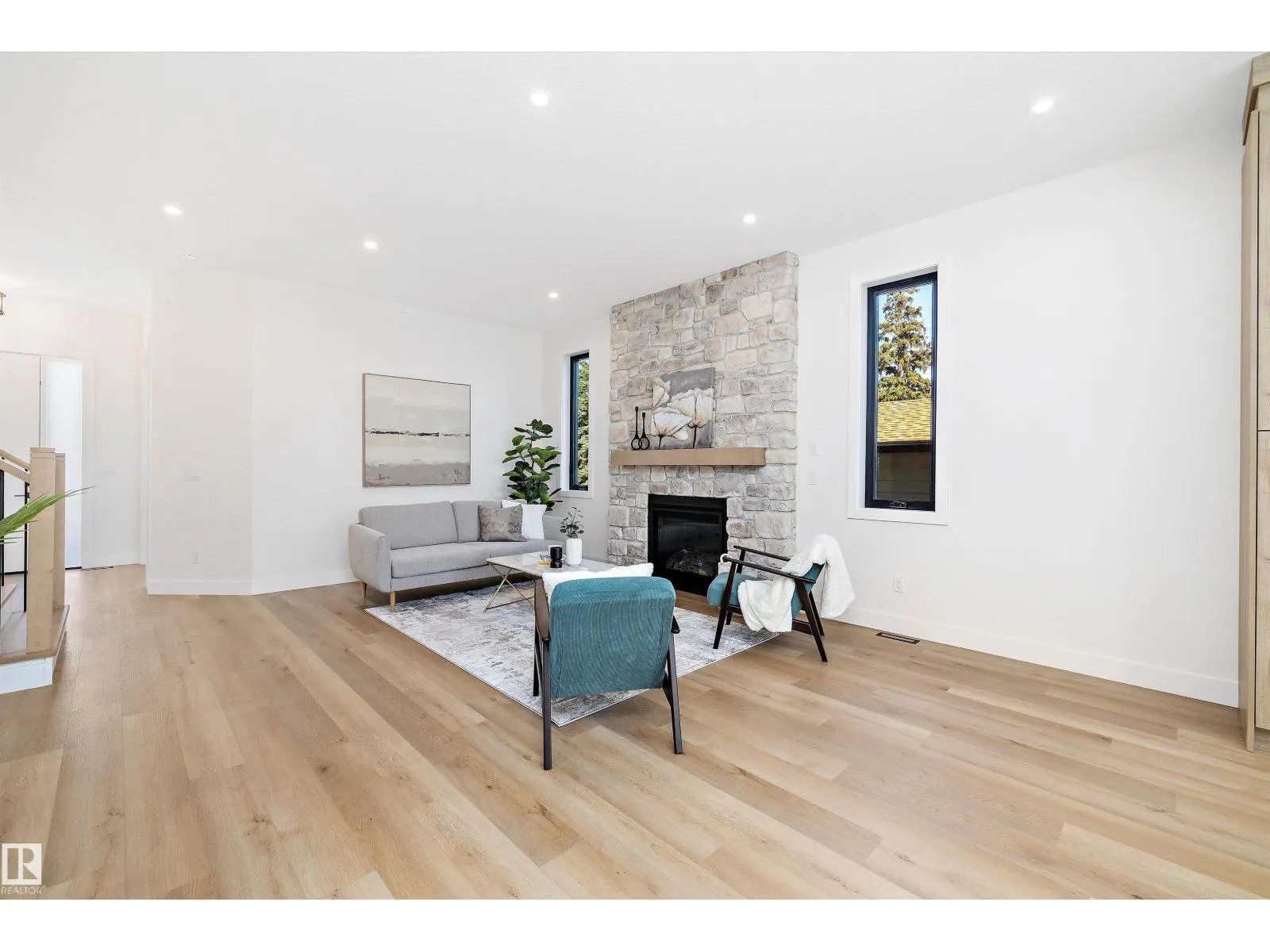 14711 88 AV NW