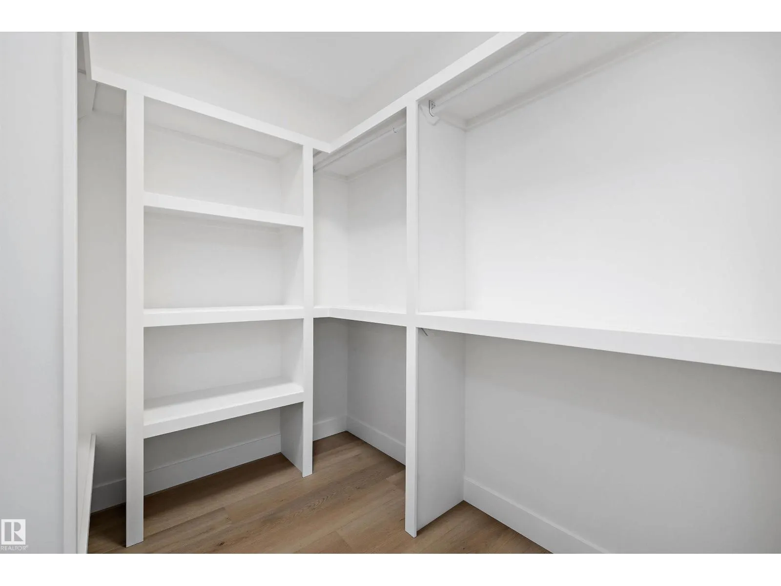 14711 88 AV NW