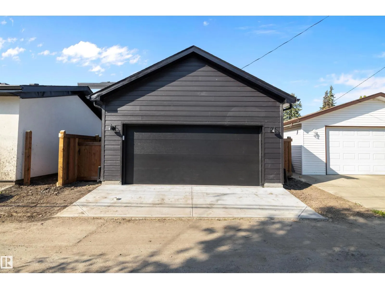 14711 88 AV NW