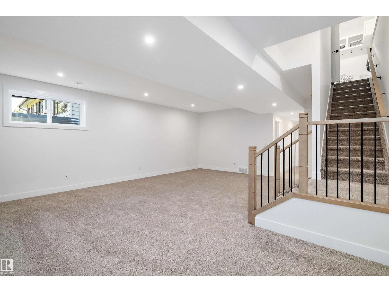 14711 88 AV NW