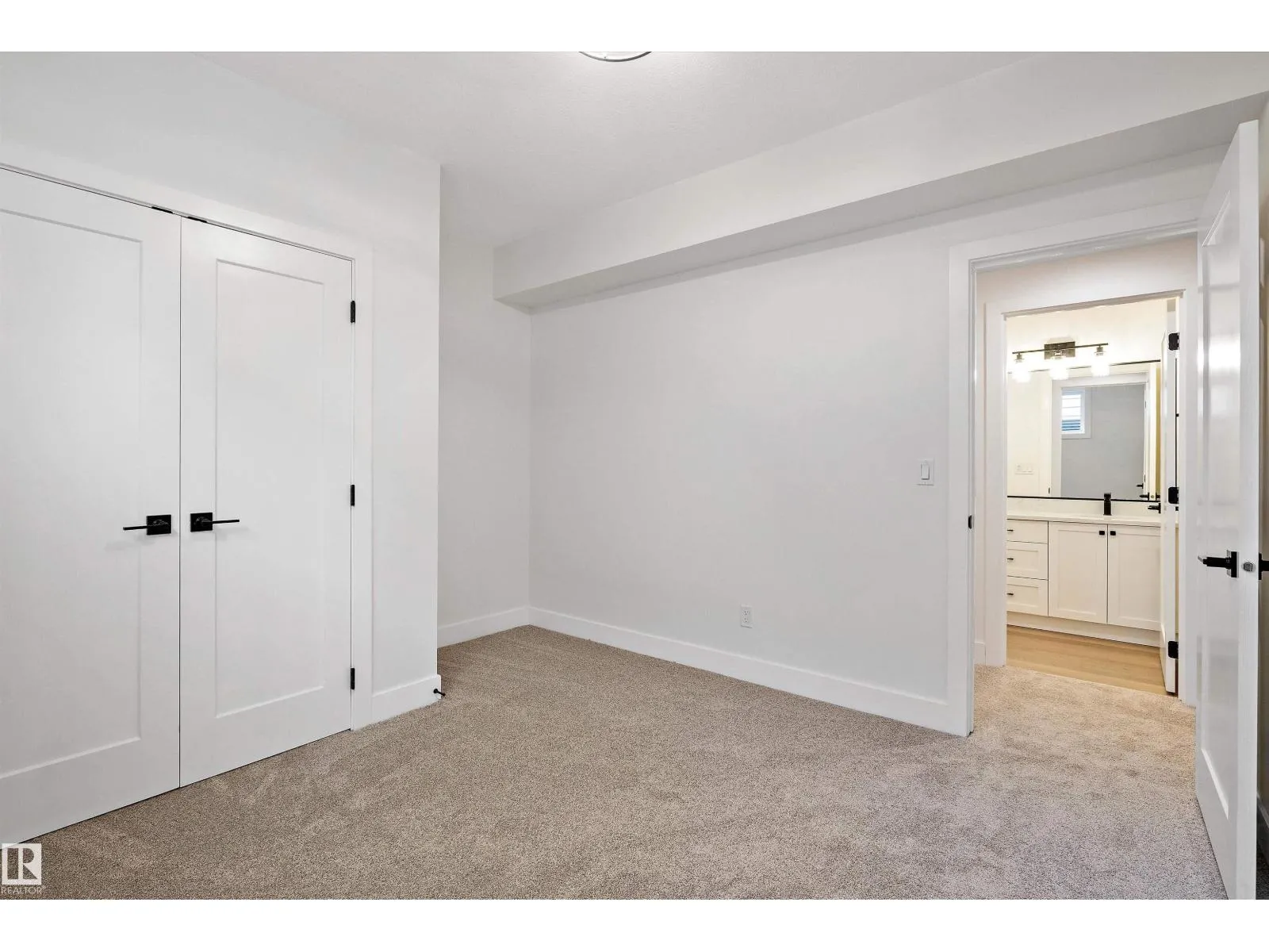 14711 88 AV NW